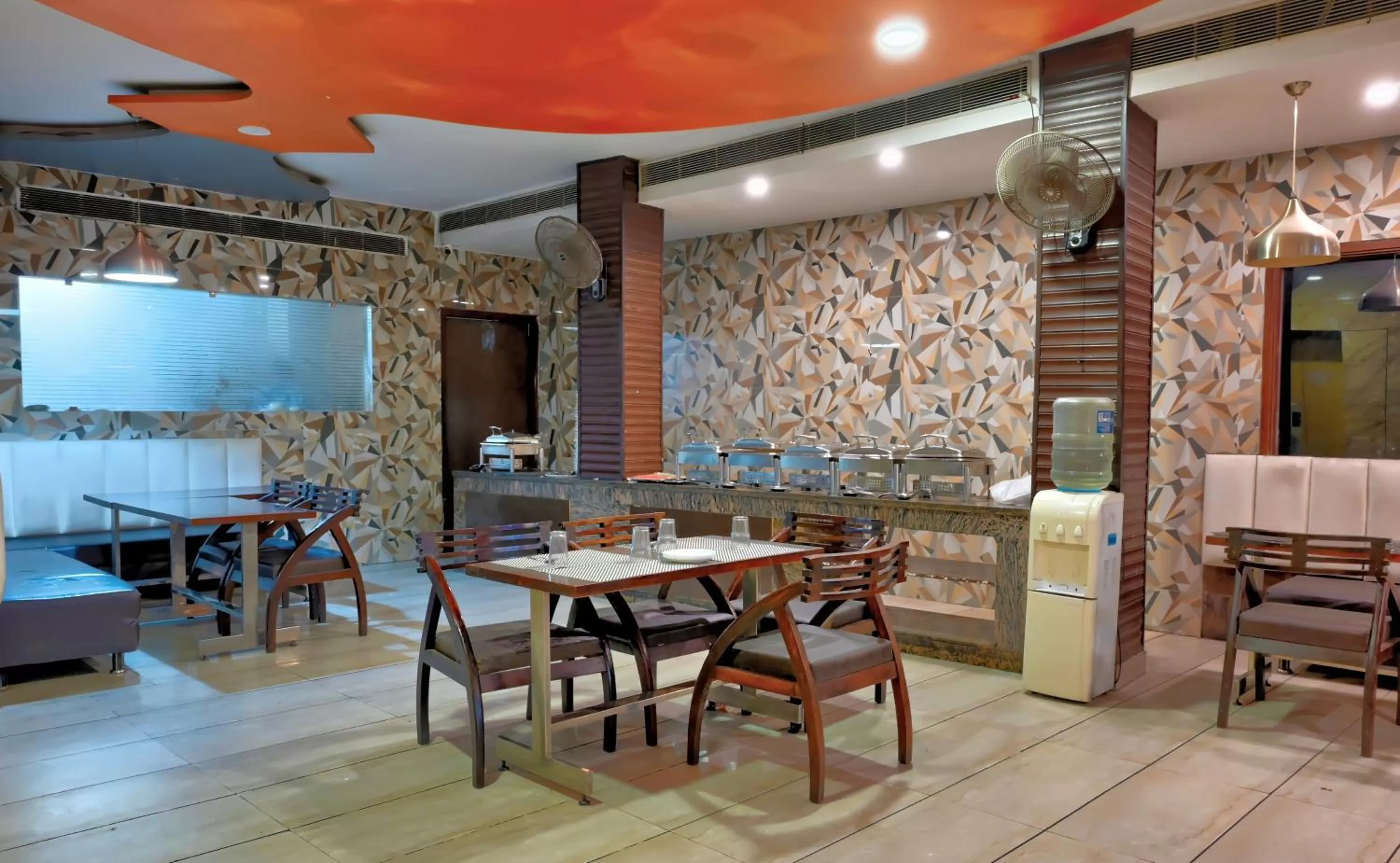 Restaurant/places to eat in Crestline Sallow Club