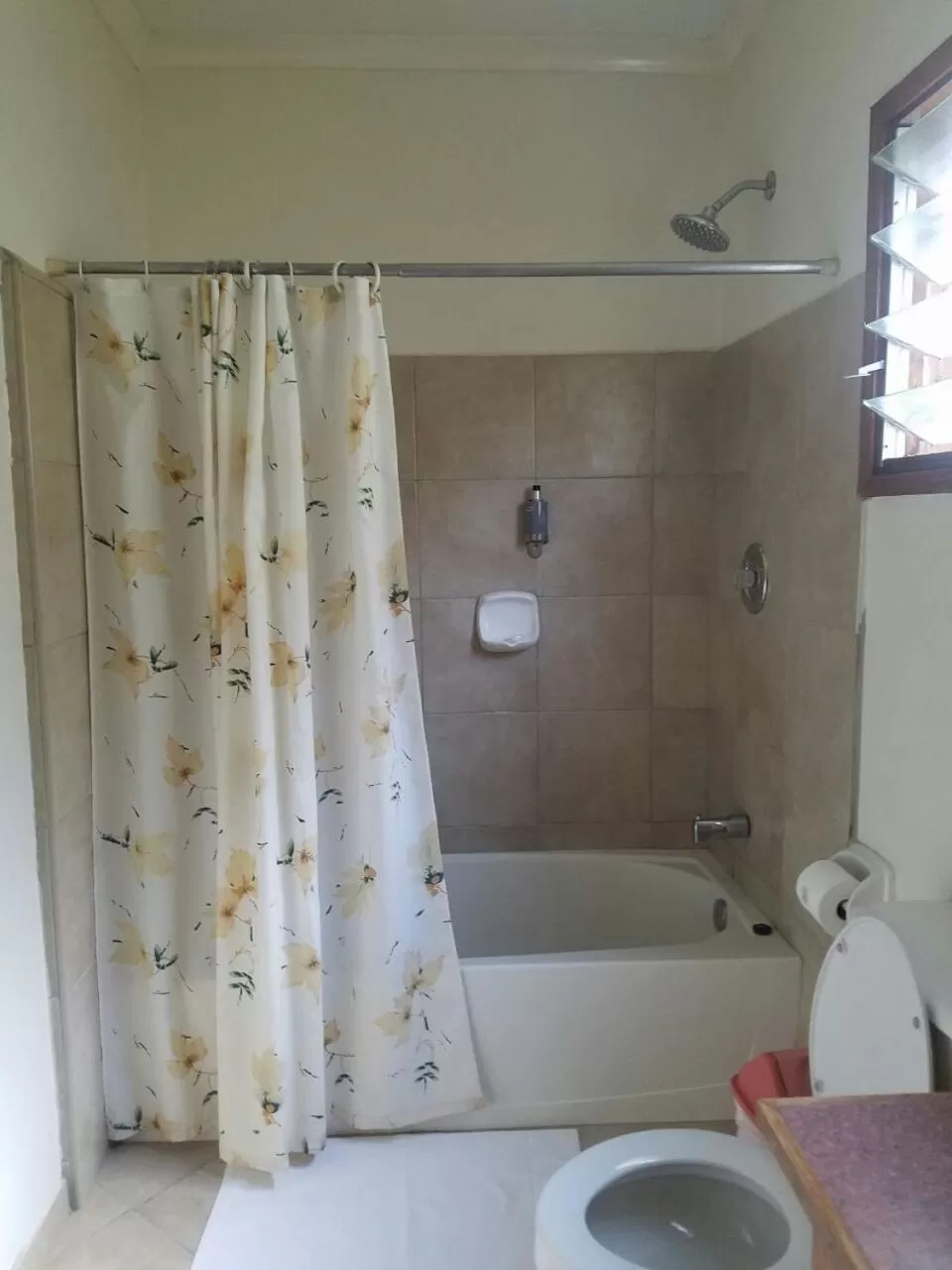 Bathroom in Ufulu Gardens Hotel