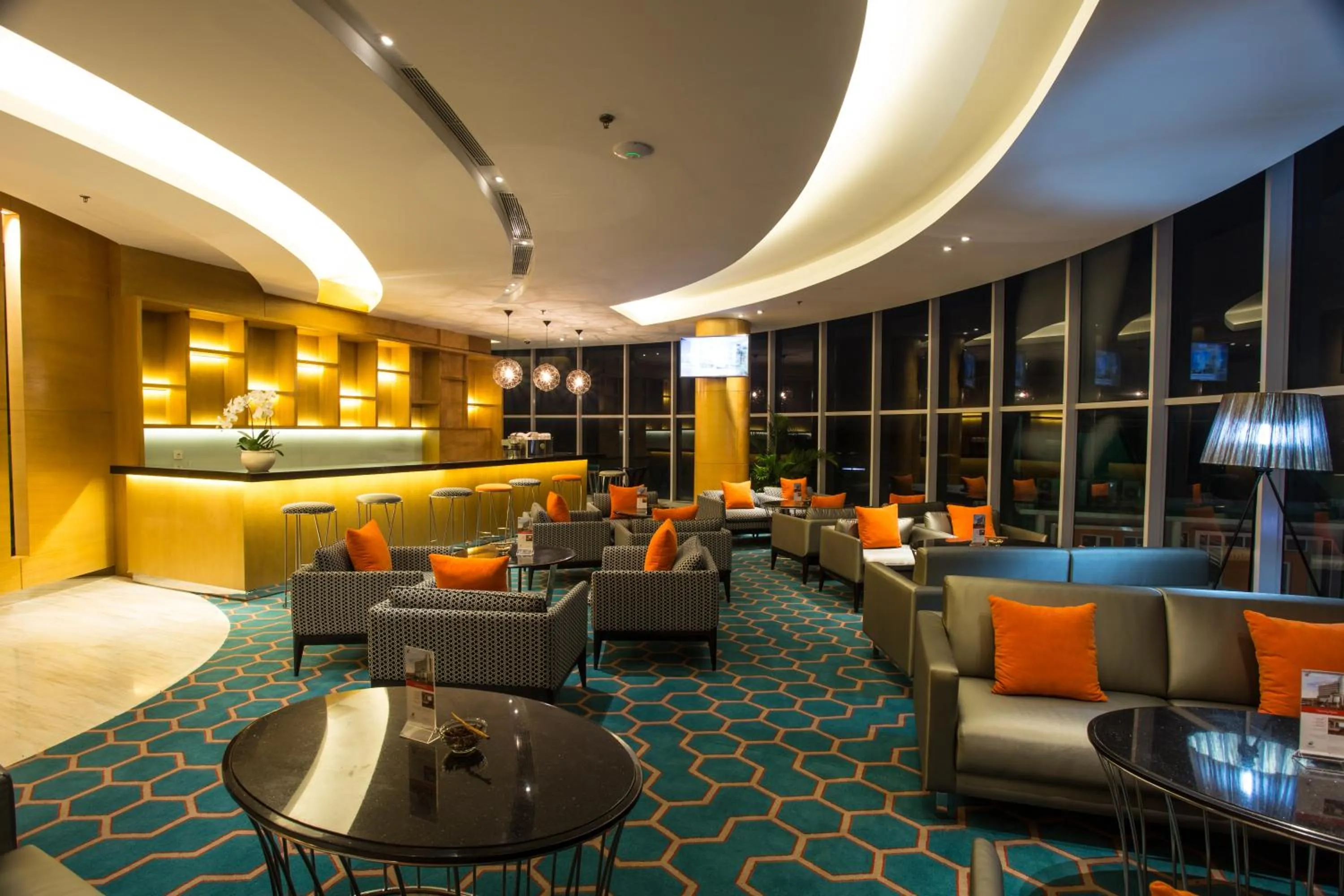 Lounge or bar in Hotel Ciputra Cibubur managed by Swiss-Belhotel International