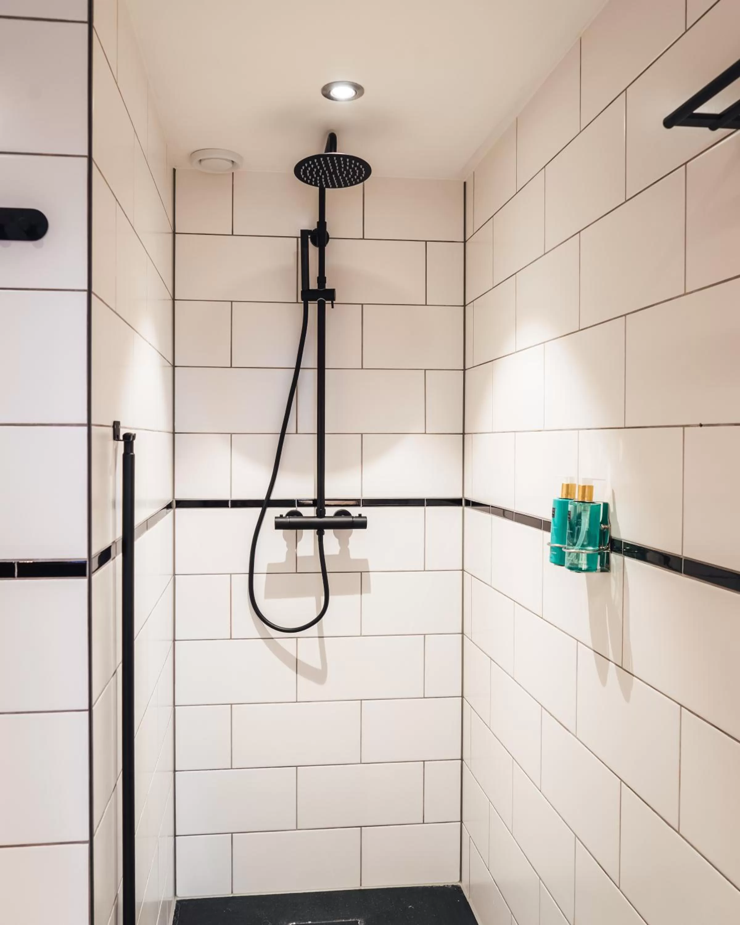 Bathroom in Oldschool Hotel