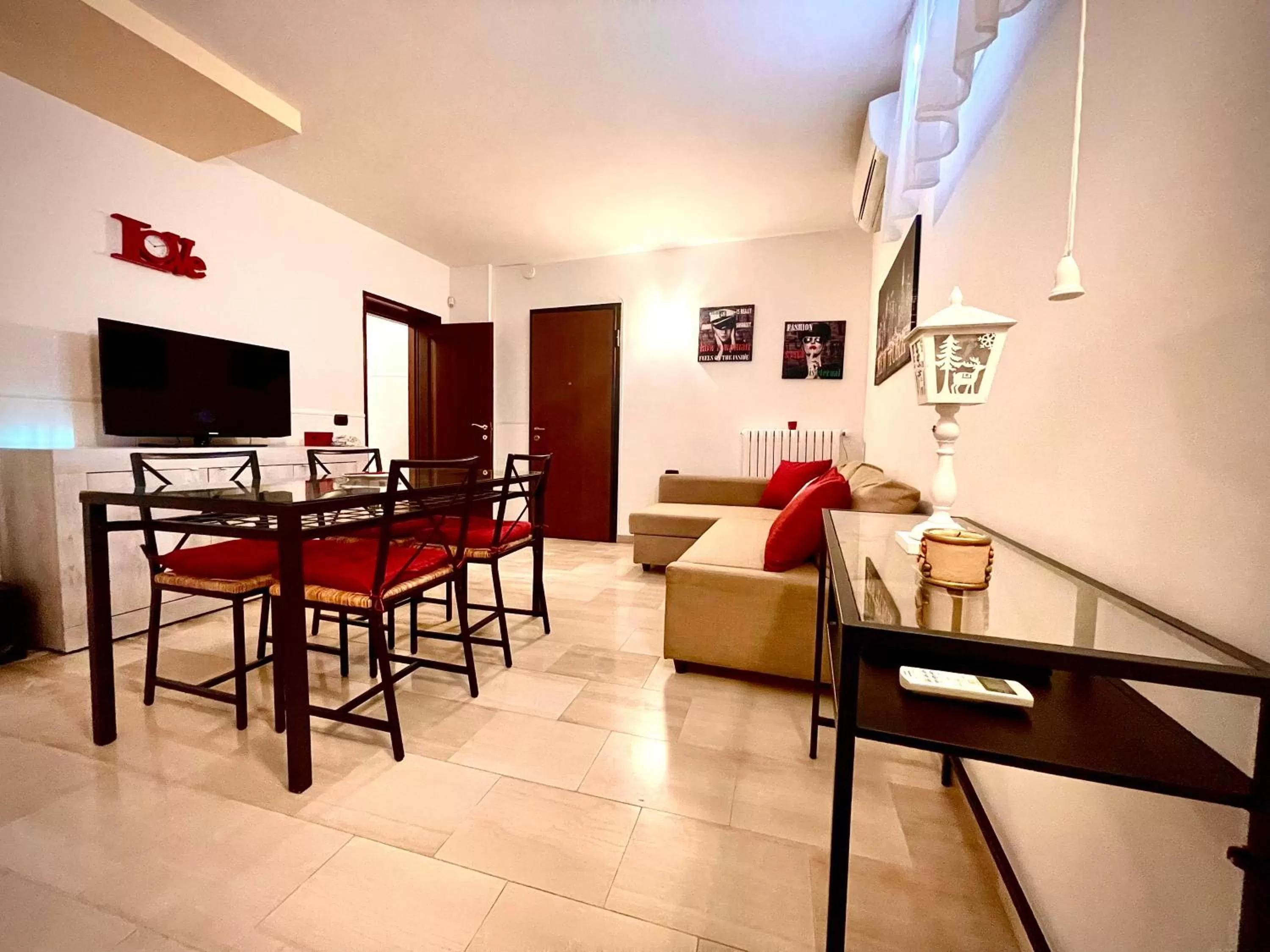 Dining Area in Villa Pignatelli