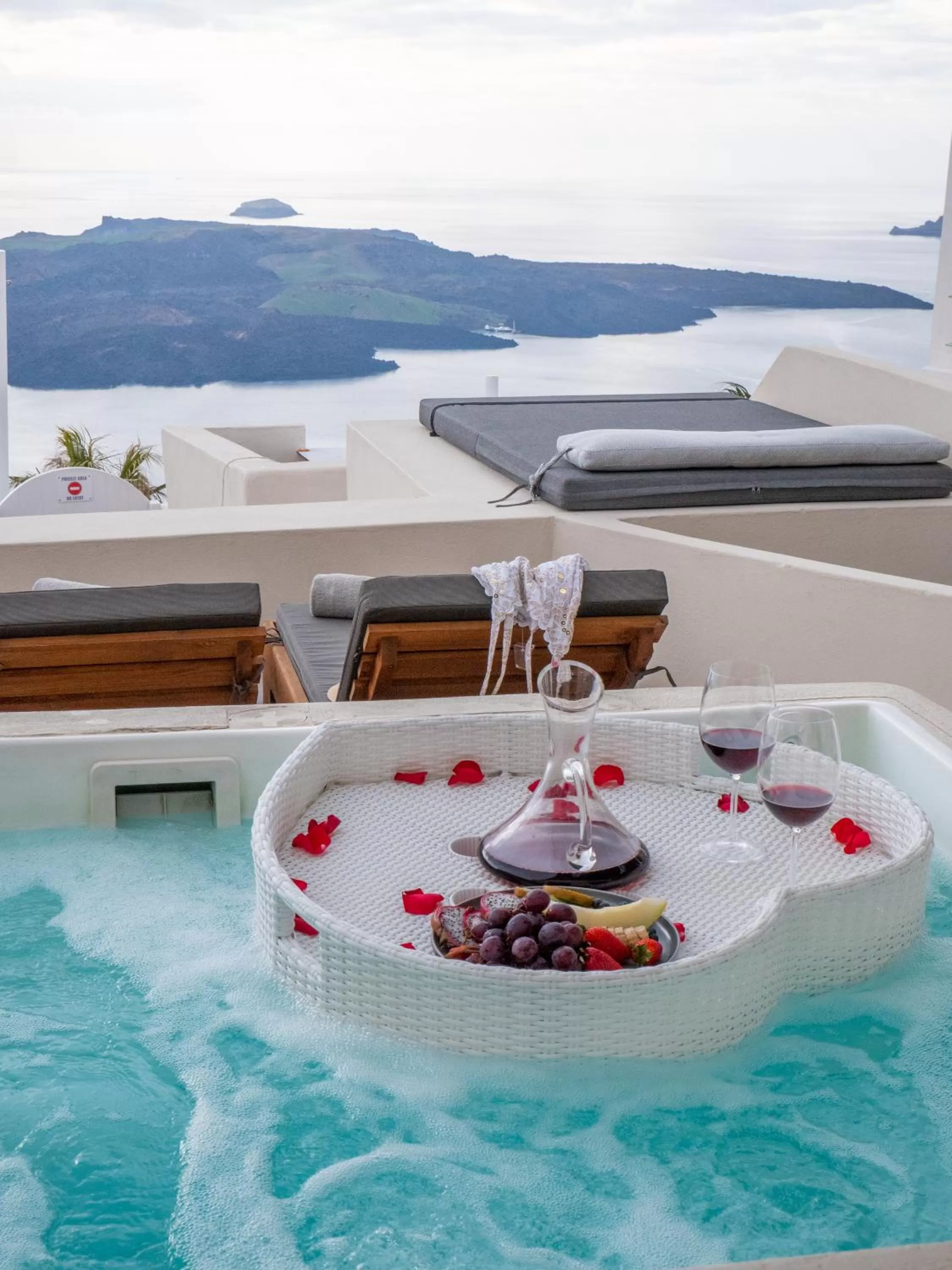 Caldera Cliff Illusion