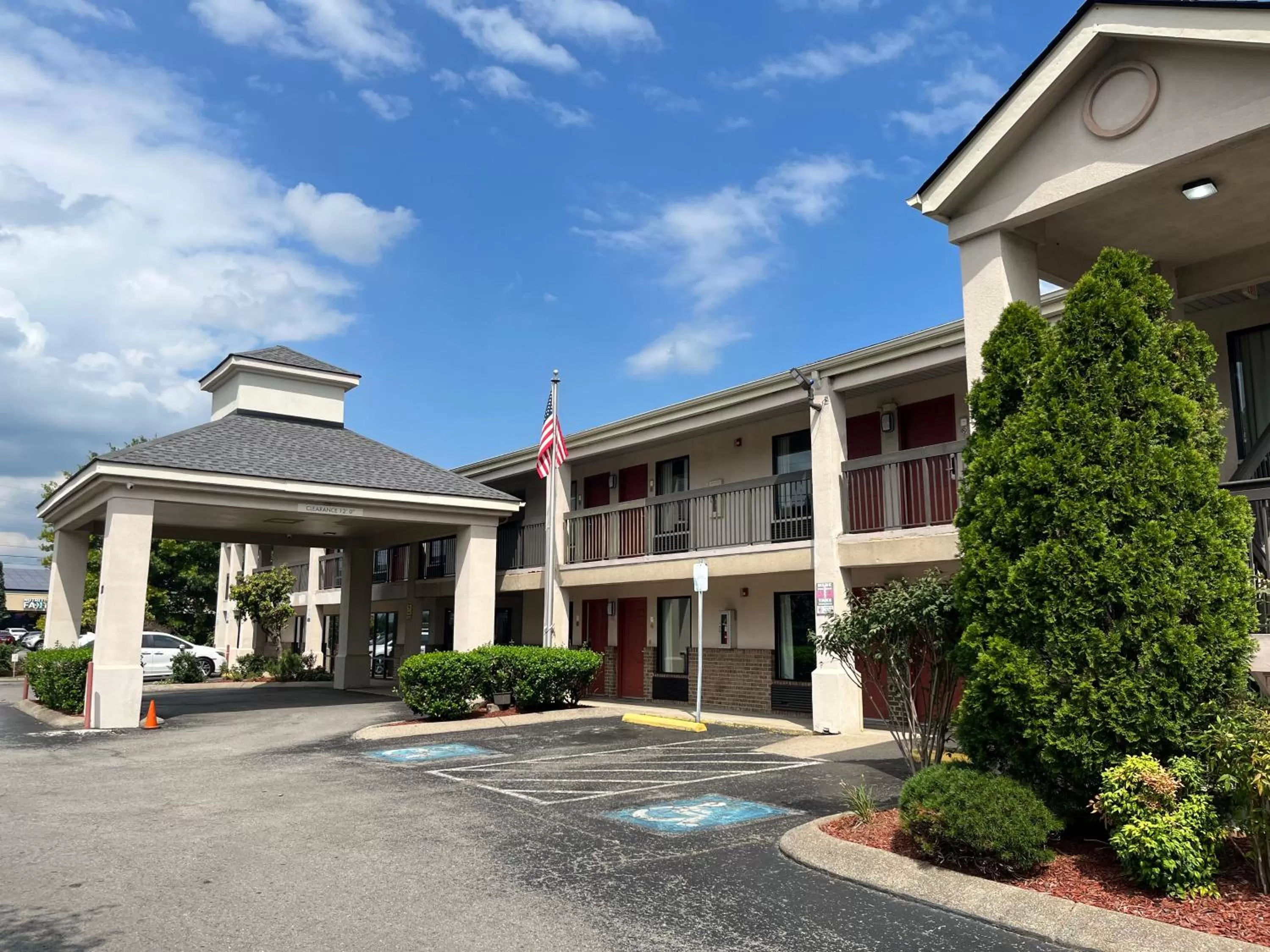 Property building in Econo Lodge Inn & Suites Murfreesboro Shopping District