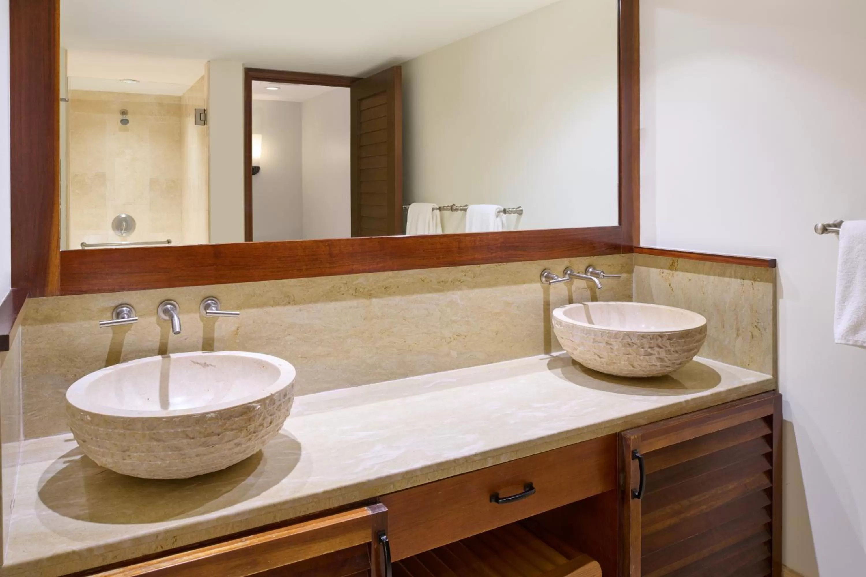 Bathroom in Royal Lahaina Resort & Bungalows