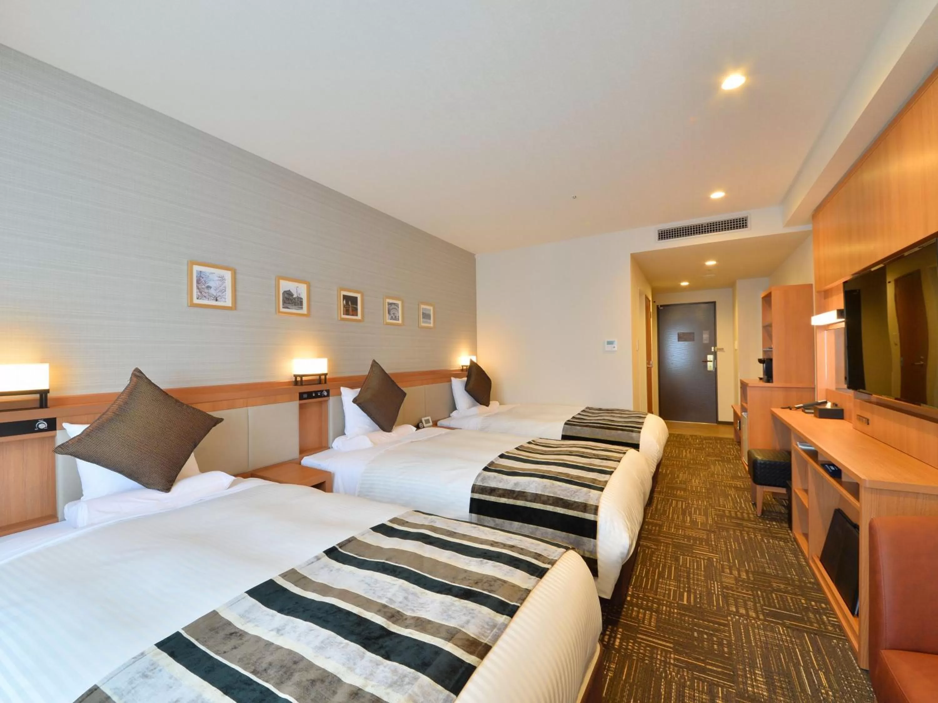 Photo of the whole room, Bed in Hakodate Kokusai Hotel