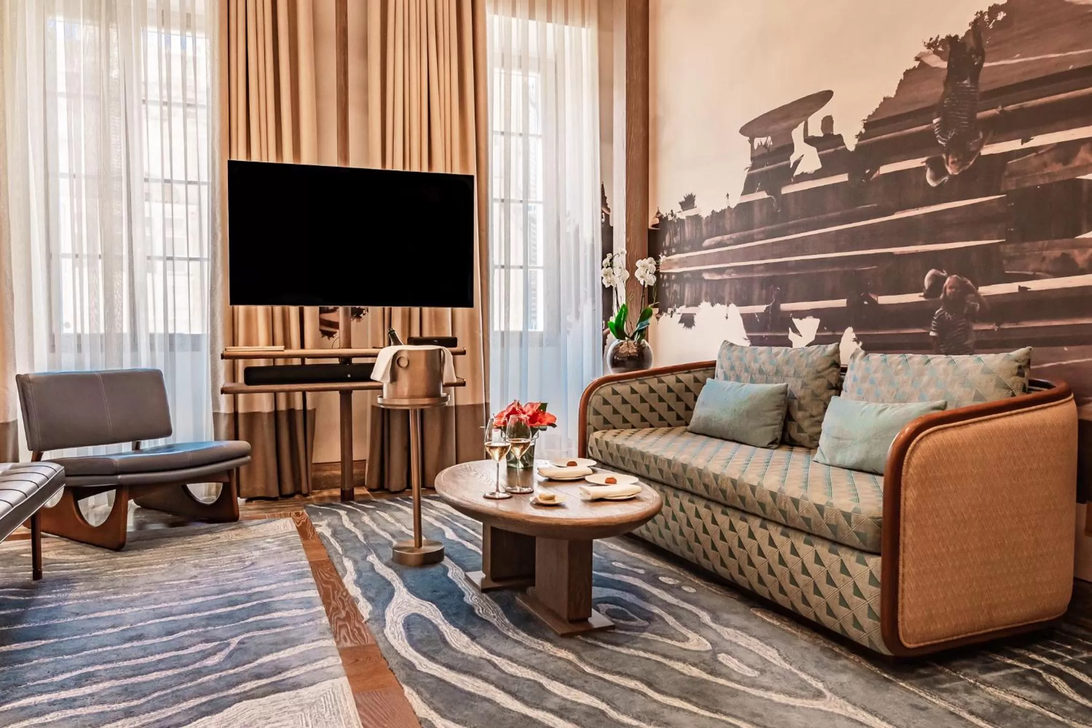 Seating area in Iniala Harbour House