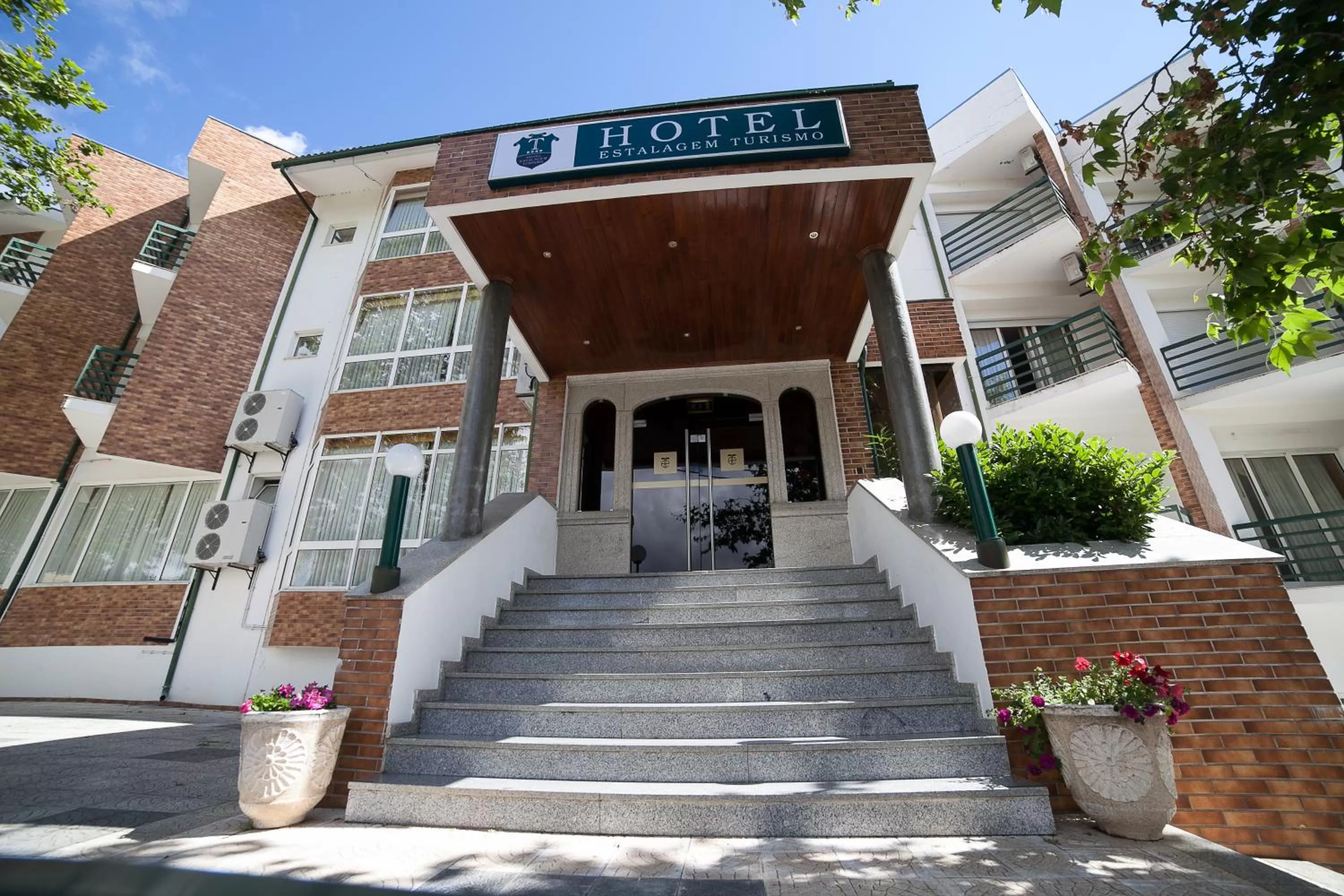 Facade/entrance in Hotel Estalagem Turismo