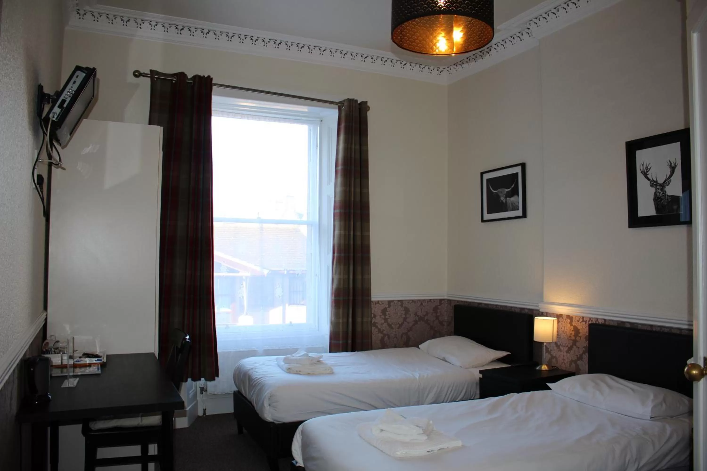 Bed in Ardmillan Hotel