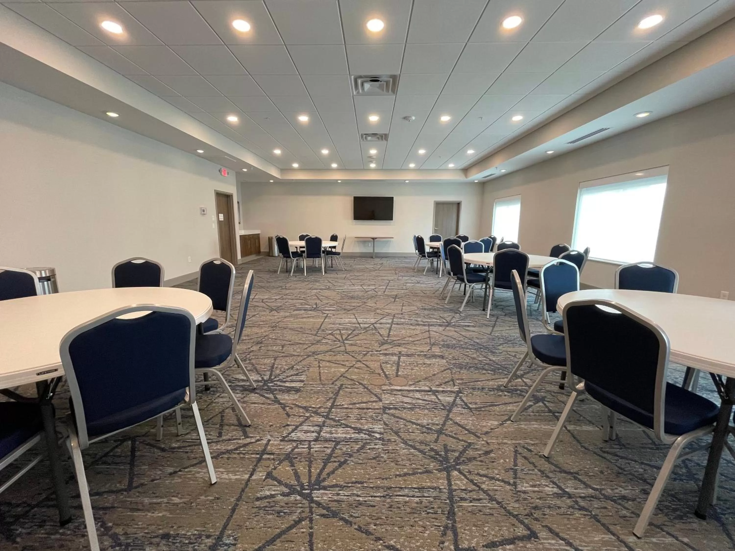 Meeting/conference room in Holiday Inn Express & Suites - Ft. Smith - Airport by IHG