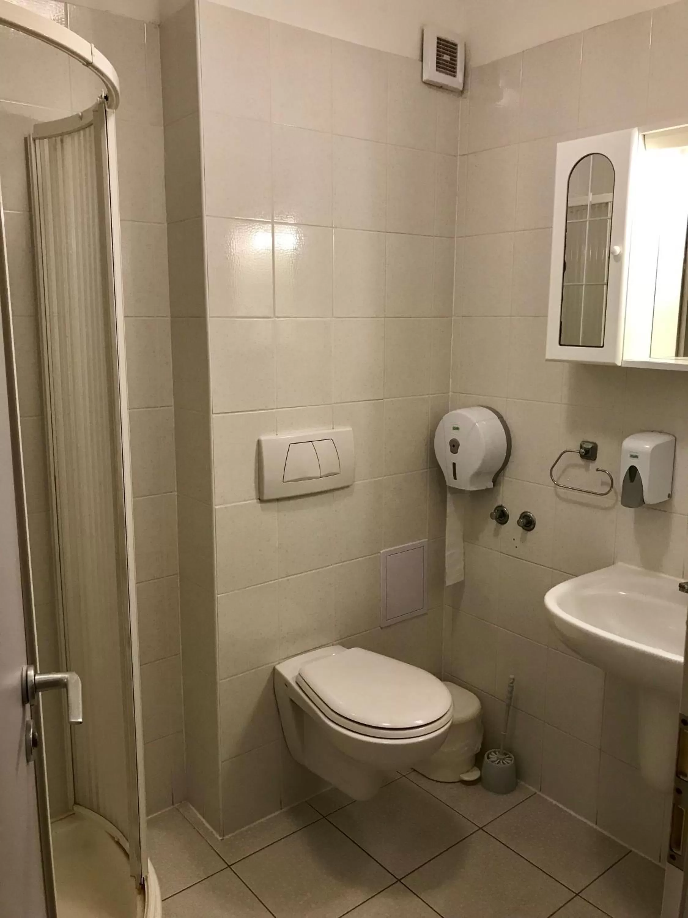 Bathroom in Well Hotel