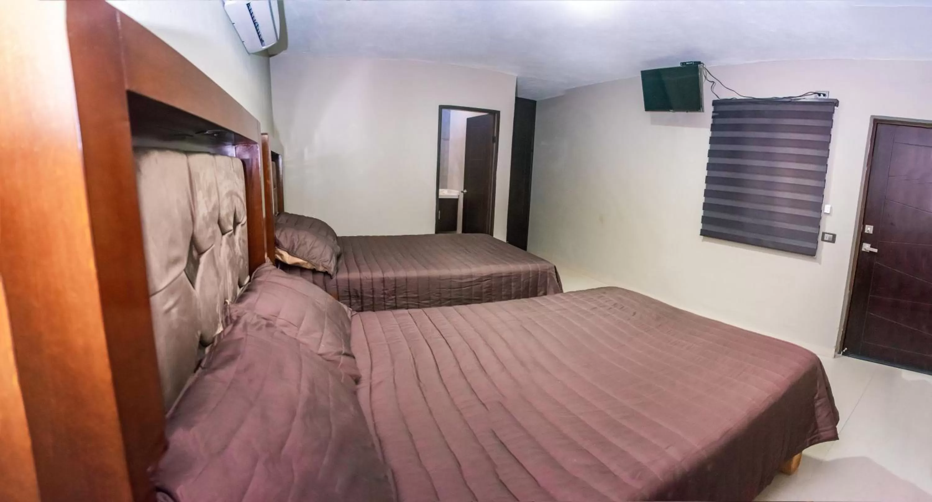 TV and multimedia, Bed in Hotel EL MILAGRO