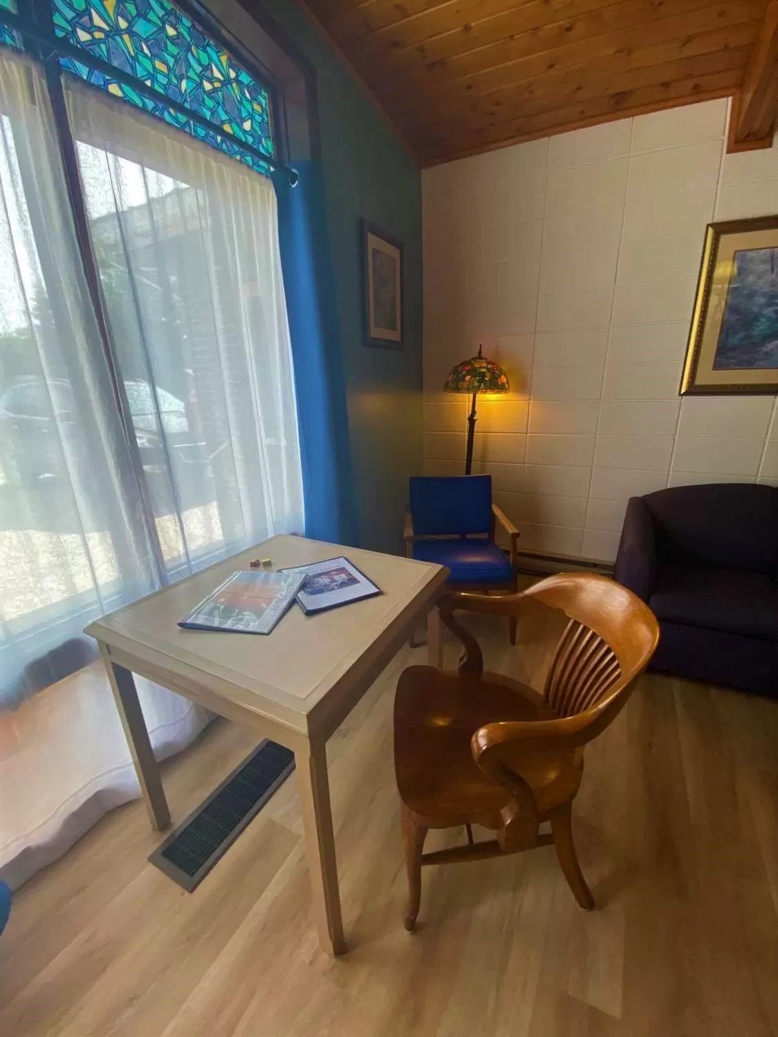 Huron Sands Motel and Restaurant