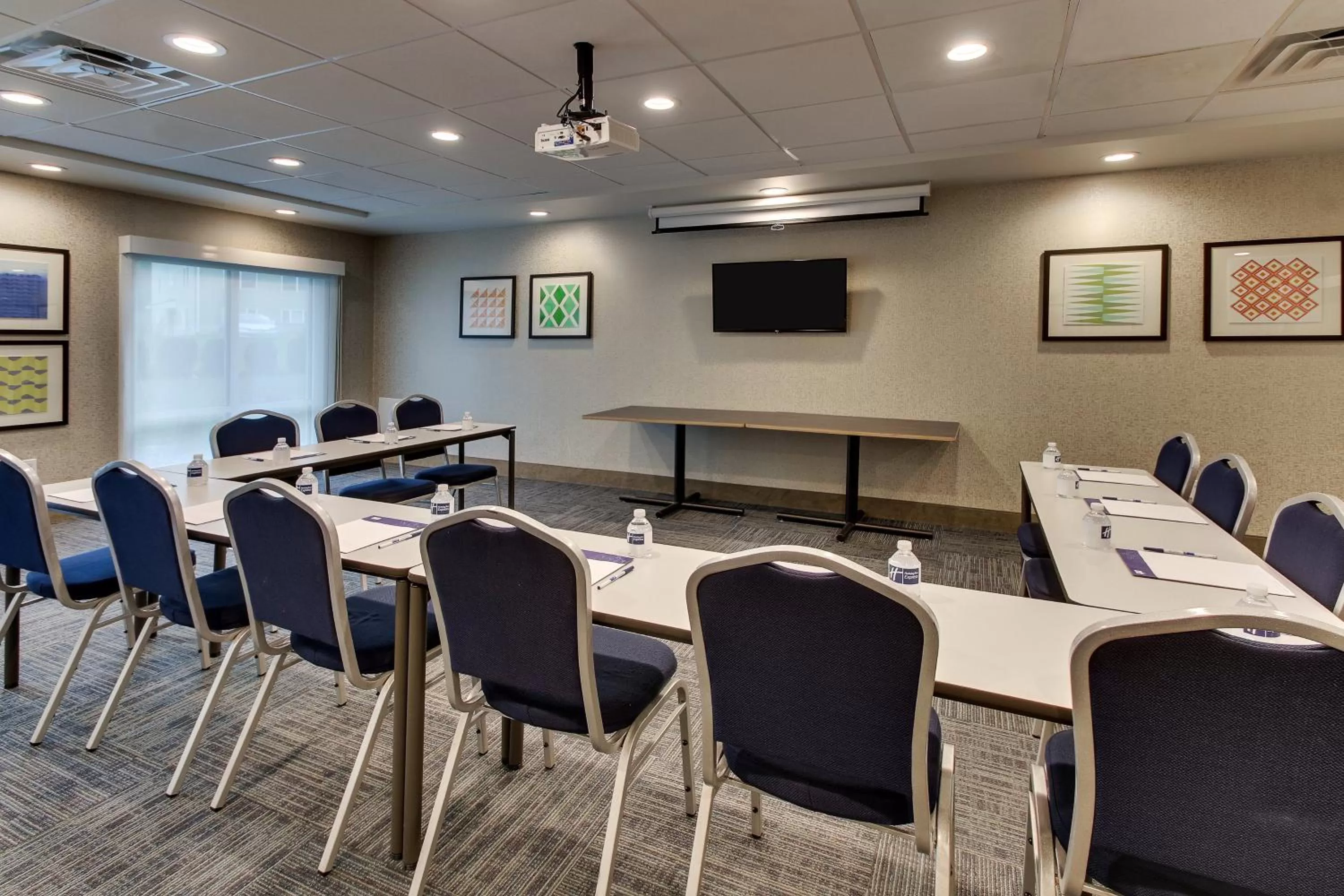 Meeting/conference room in Holiday Inn Express & Suites Ithaca by IHG
