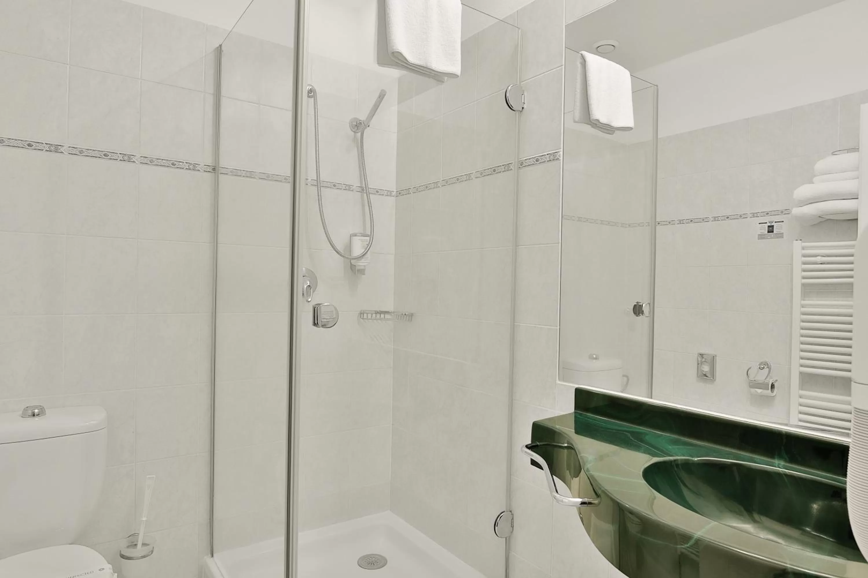 Bathroom in Belvedere Wellness Hotel