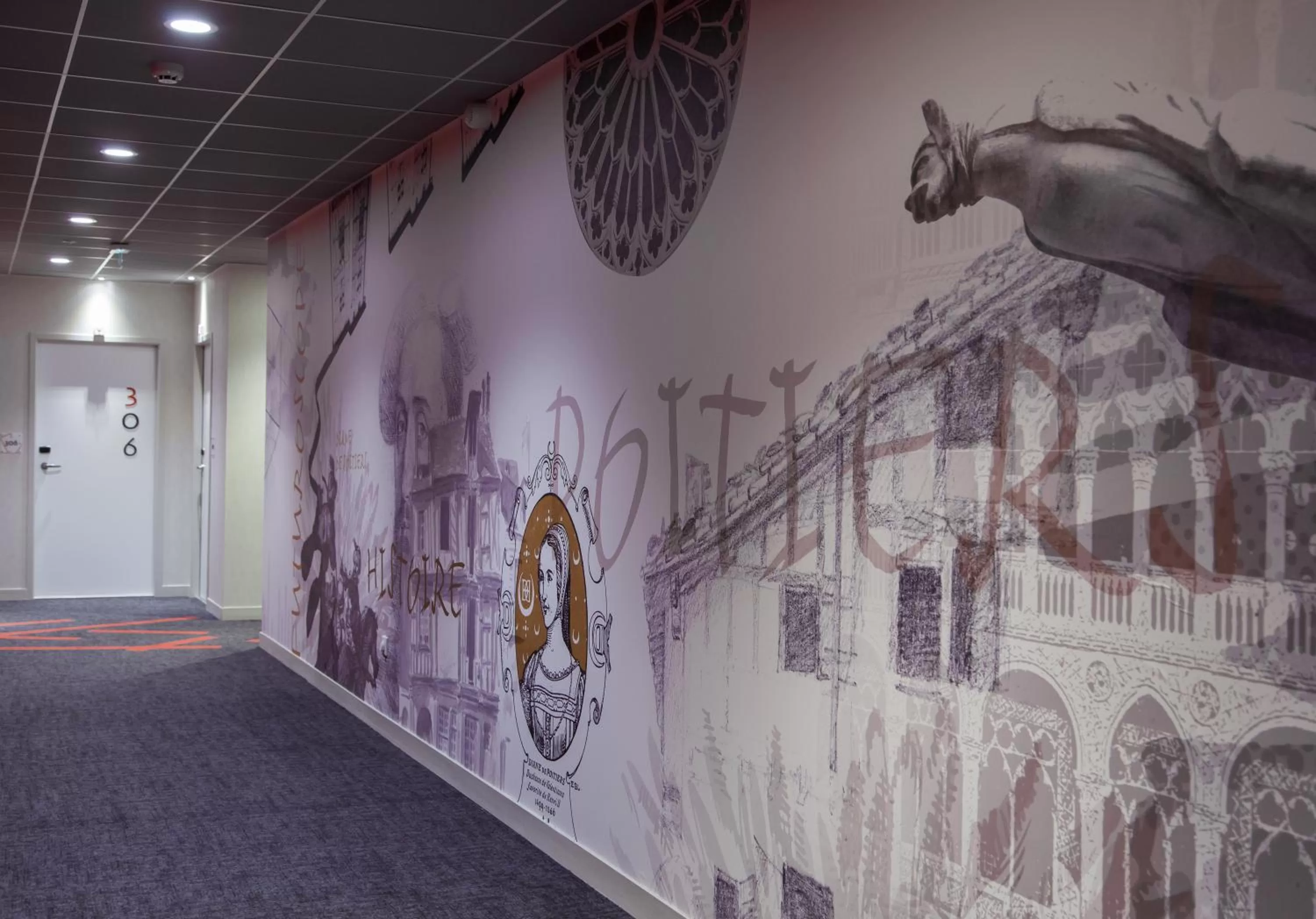 Decorative detail in ibis Styles Poitiers Centre