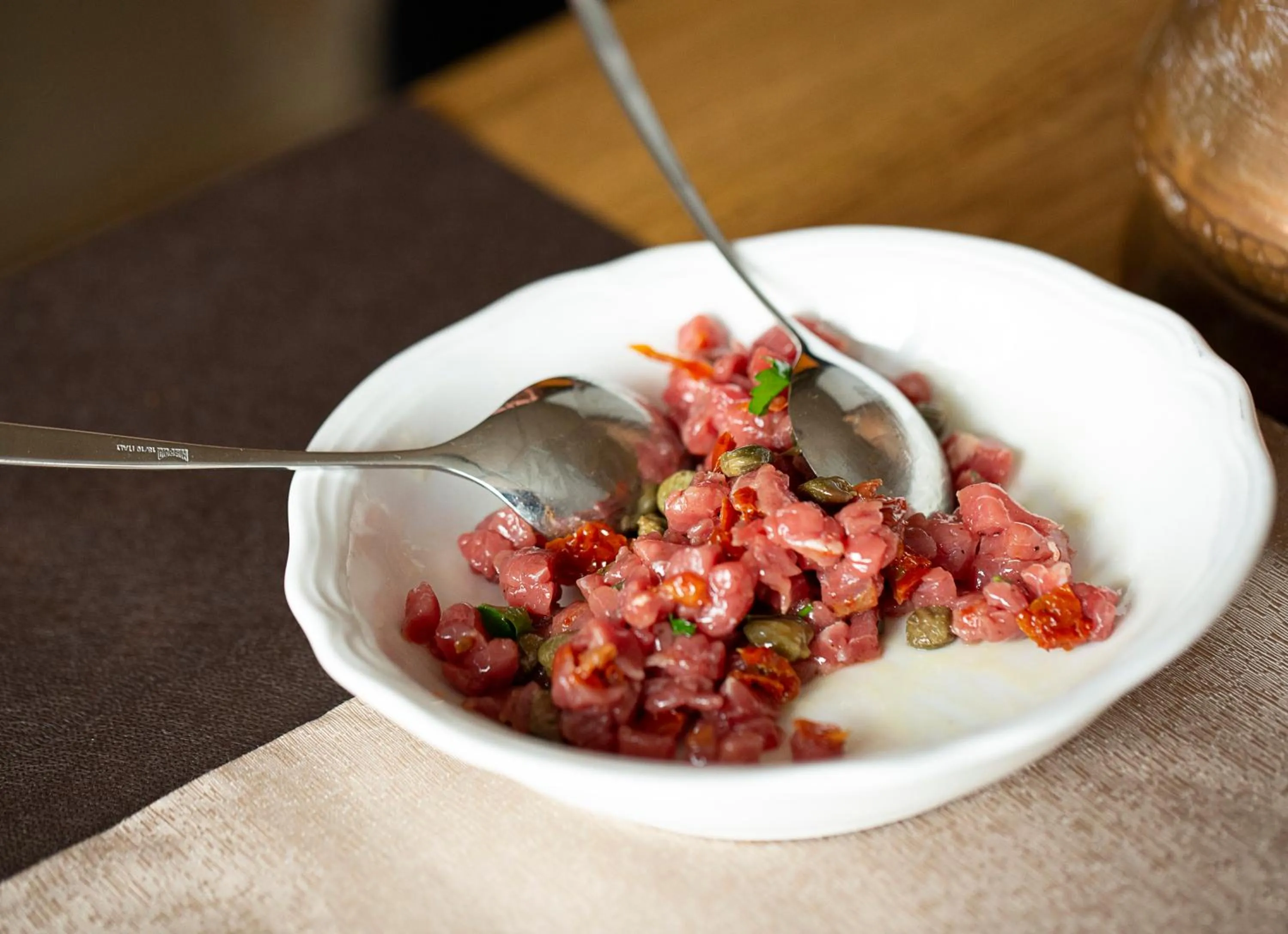 Restaurant/places to eat in Hotel Iris