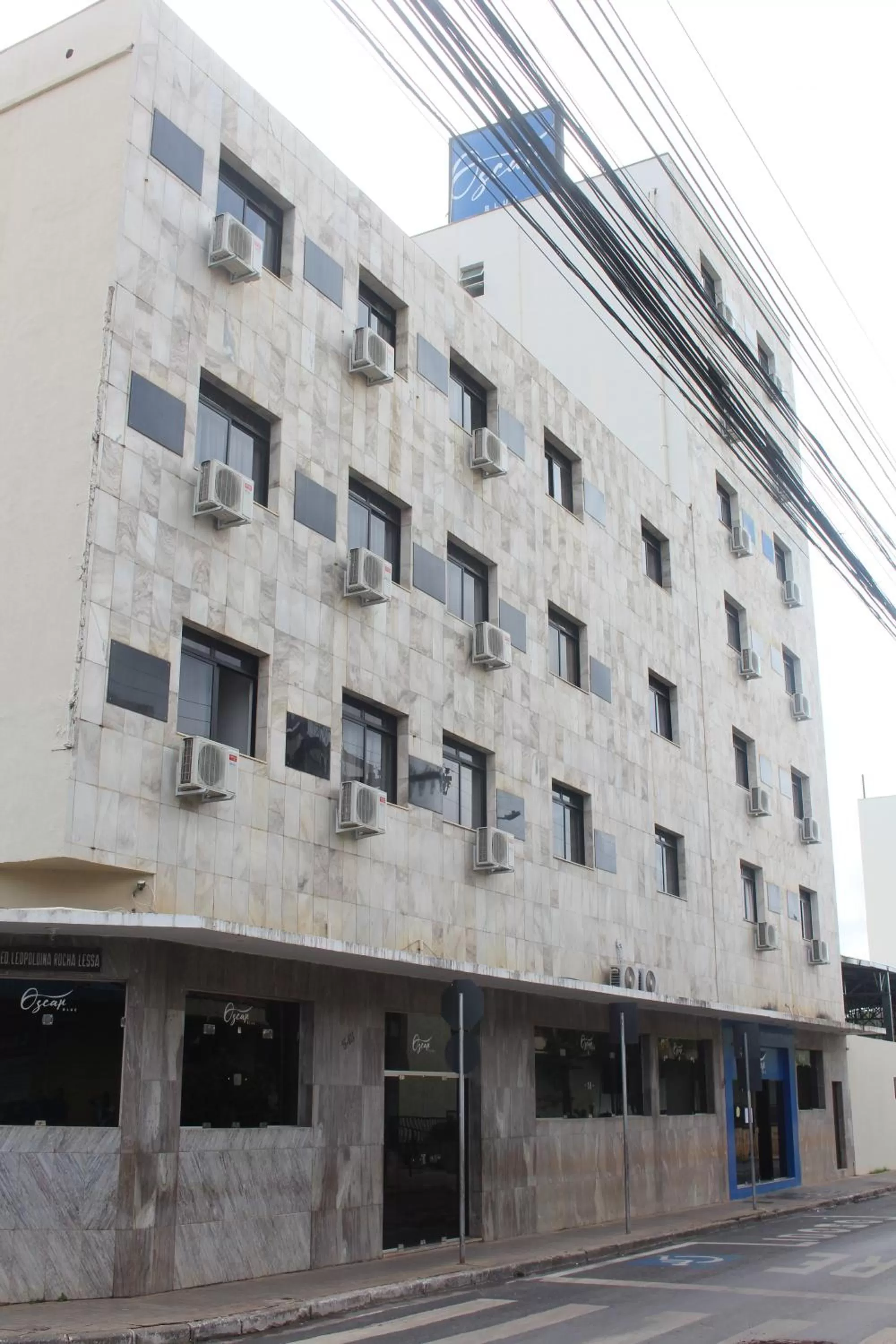 Property building in Hotel Oscar Blue Montes Claros