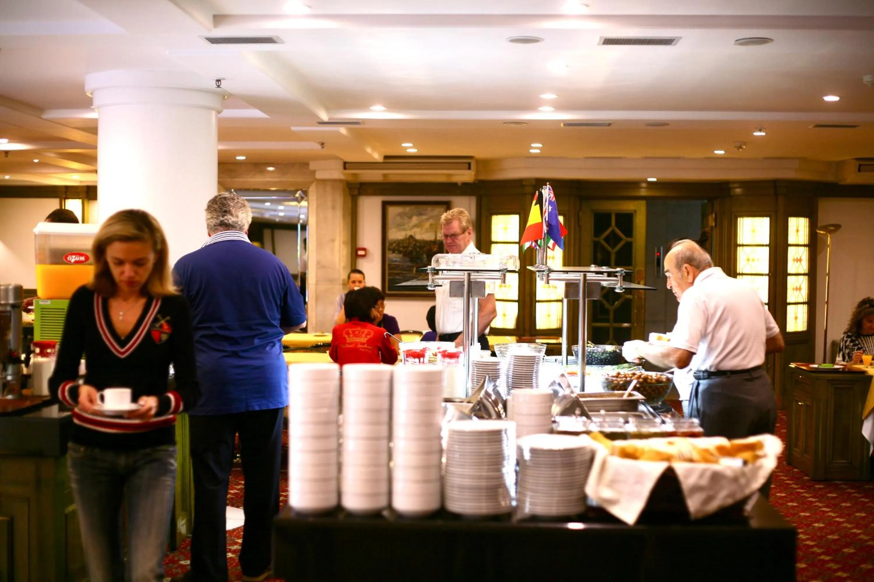 Restaurant/places to eat in Istanbul Royal Hotel