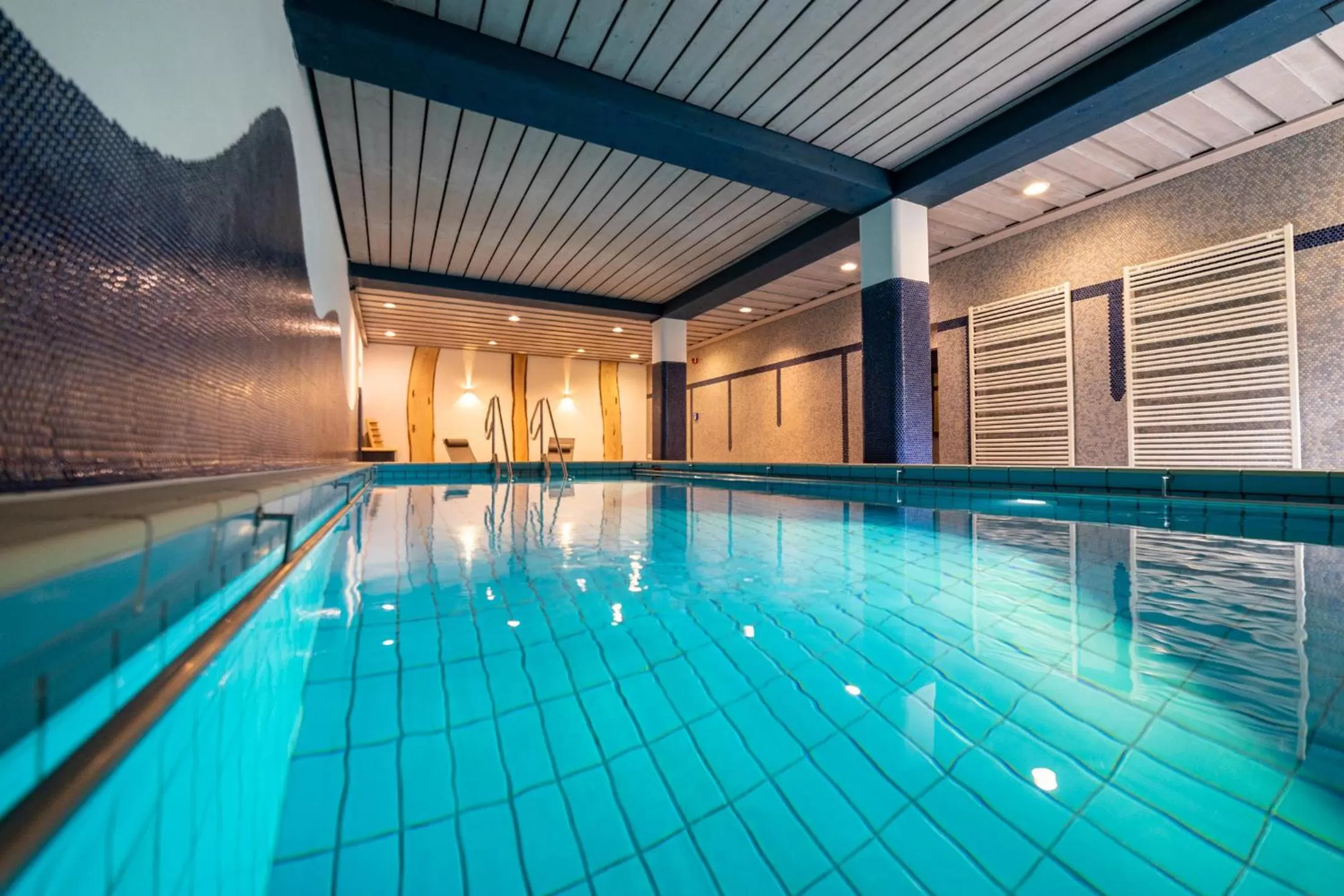 Swimming pool in Parkhotel Sonnenhof