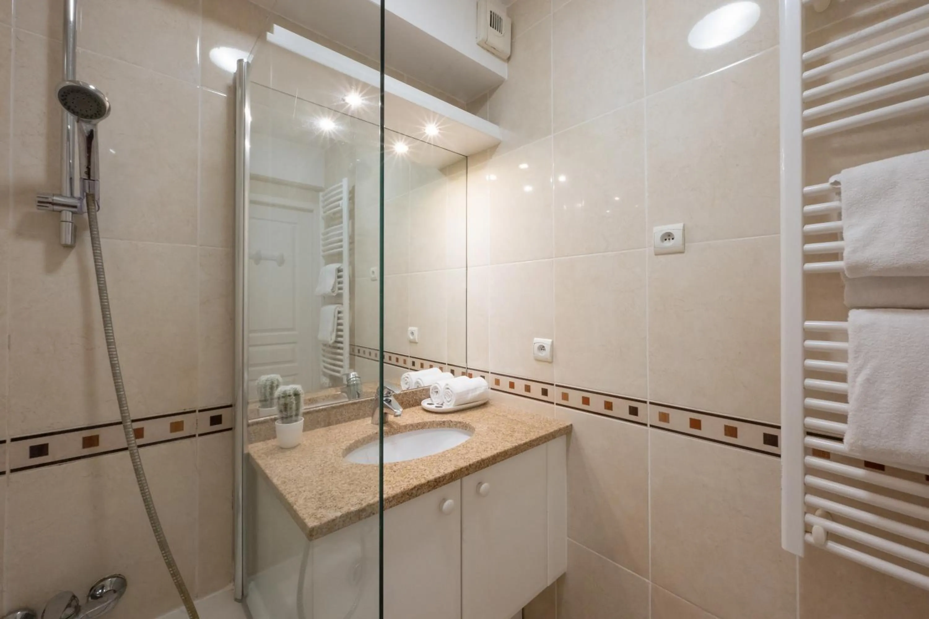 Bathroom in Nemea Appart Hotel Le Lido Cagnes sur Mer