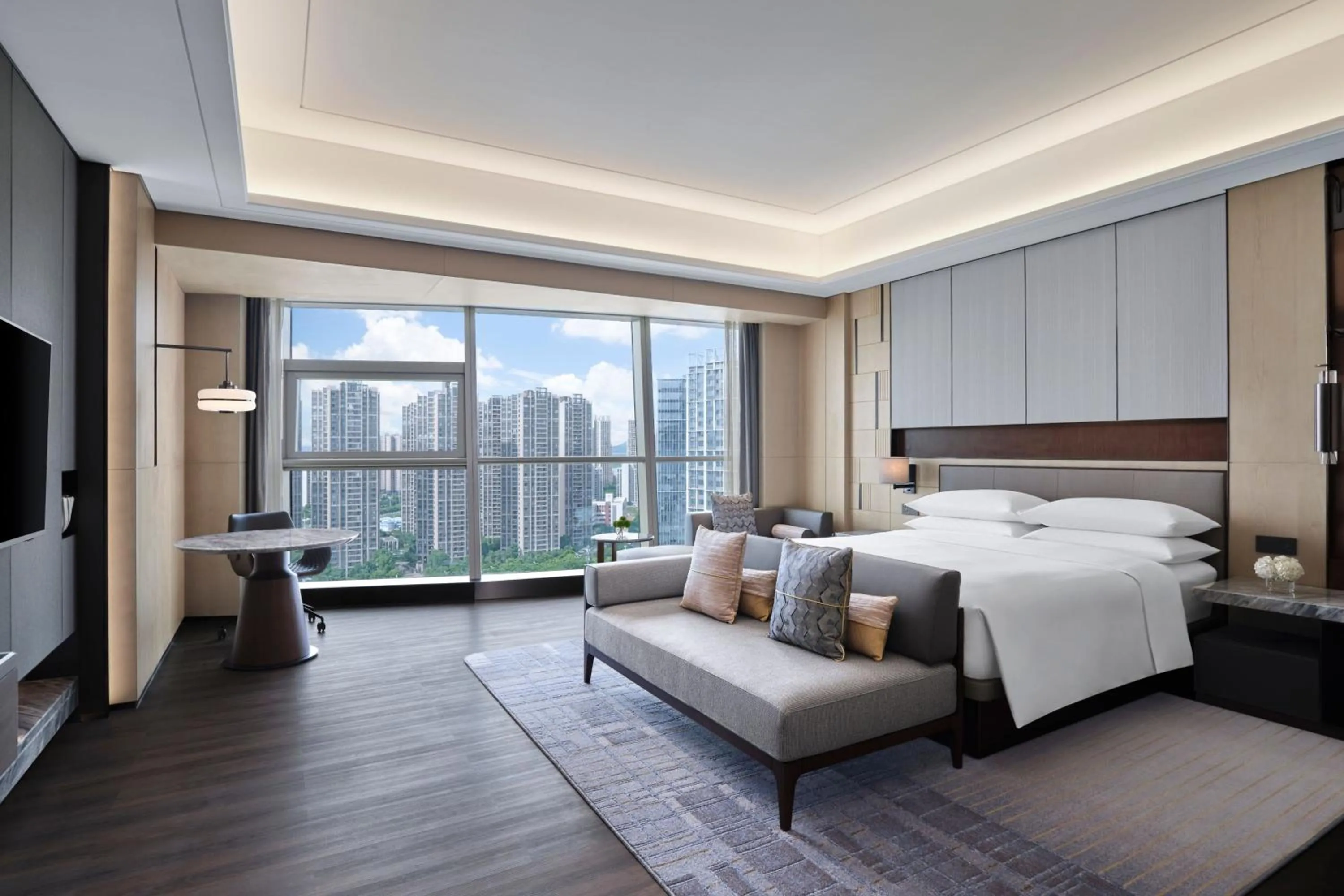 Photo of the whole room, Bed in Zhuhai Marriott Hotel Jinwan
