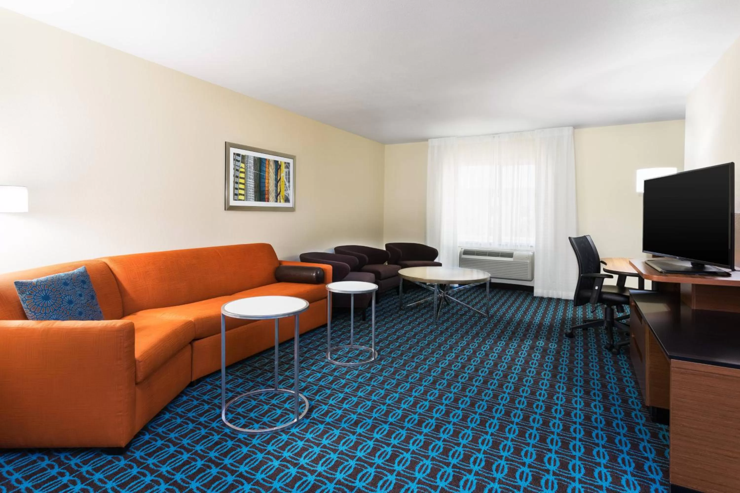Photo of the whole room, Seating Area in Fairfield Inn & Suites by Marriott Odessa