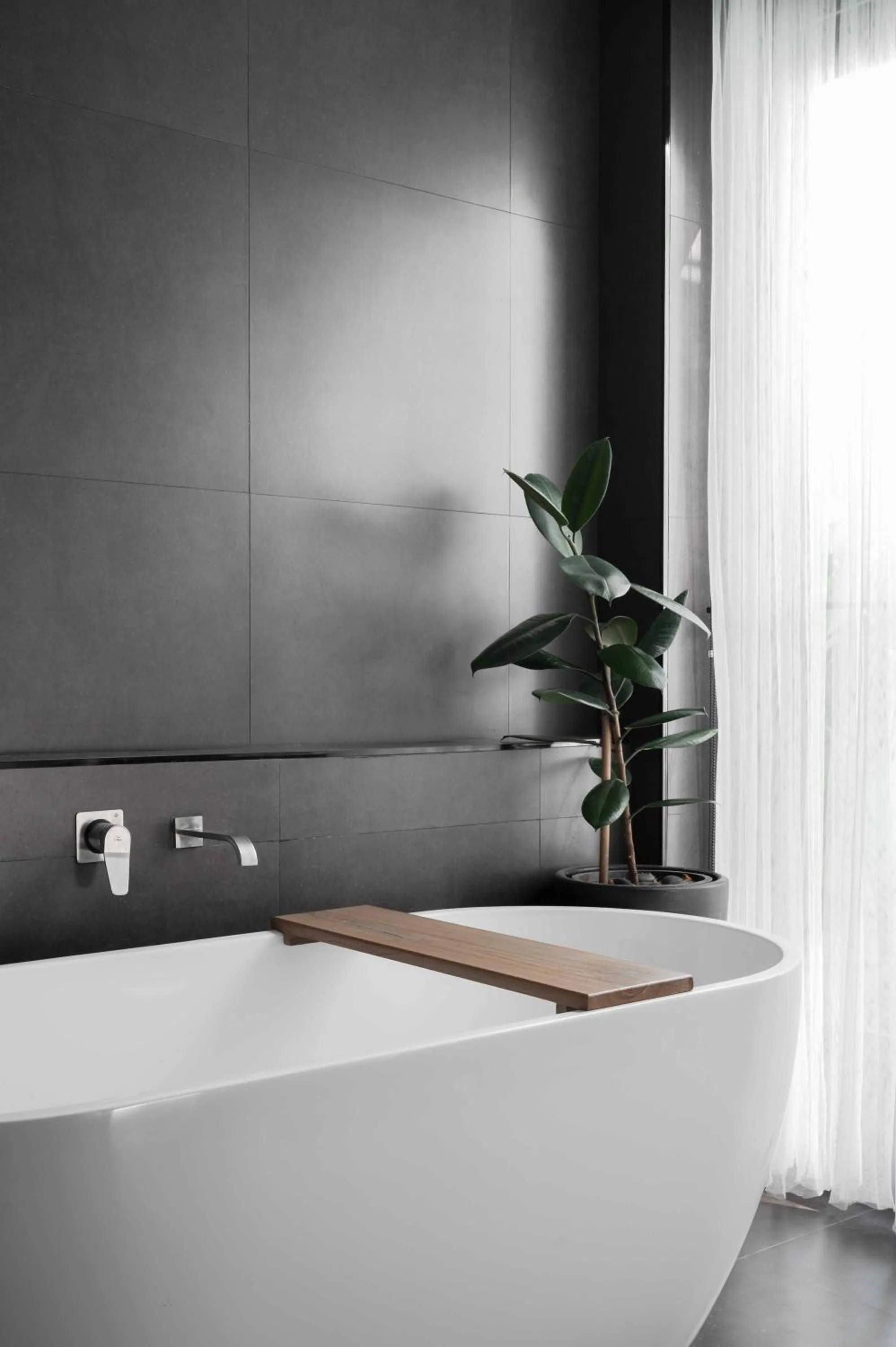 Bath in POR Thapae Gate