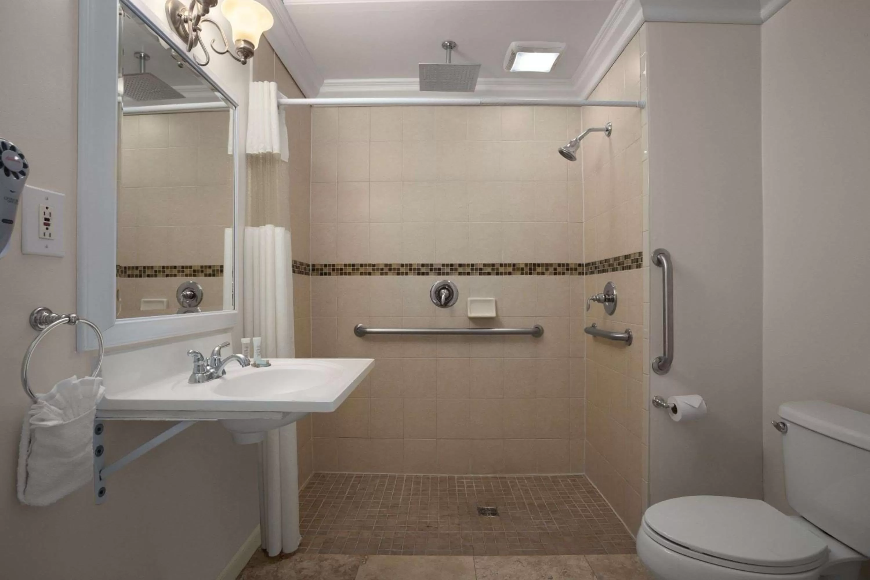 Bathroom in Travelodge by Wyndham Santa Maria