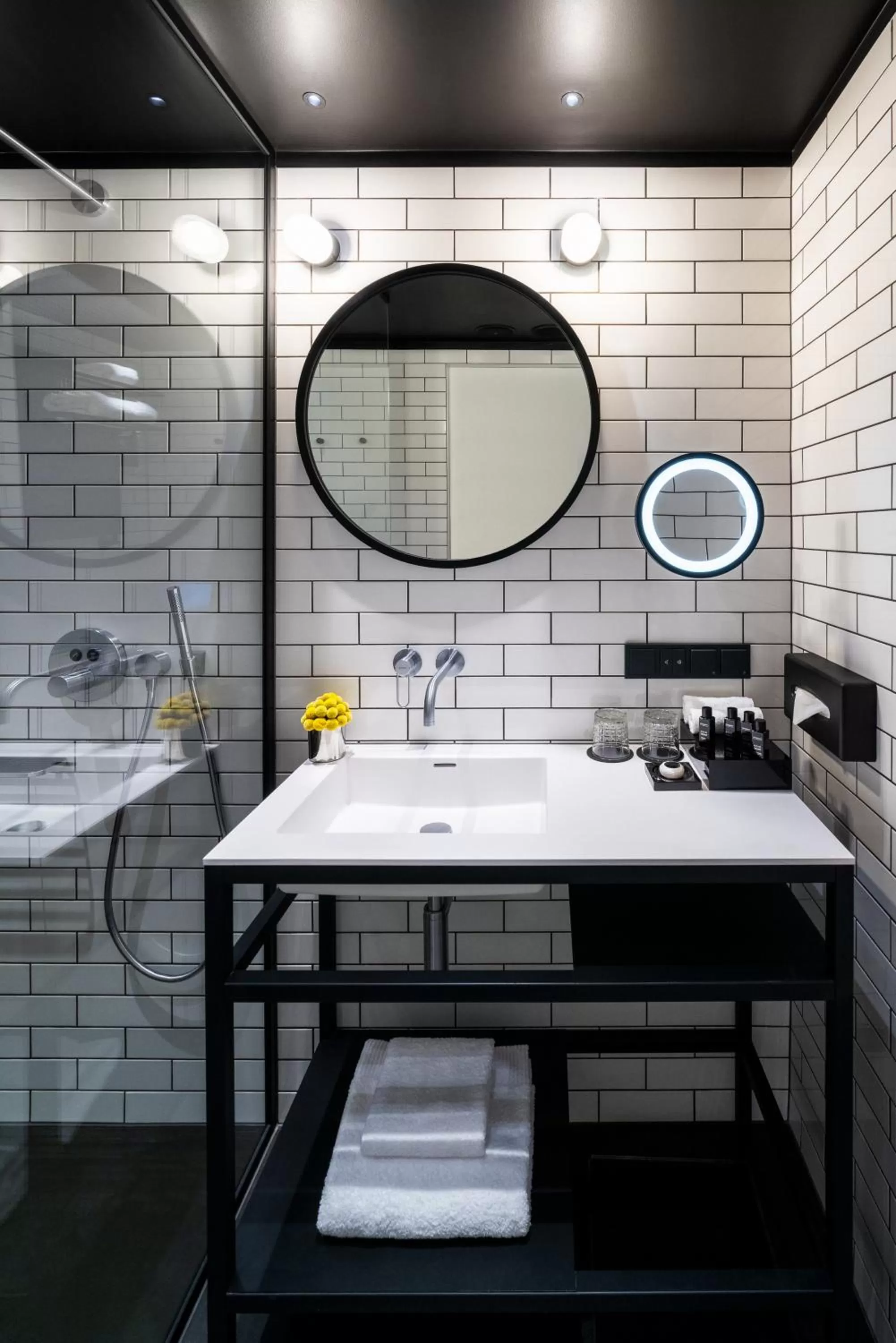 Shower in The Bridge Wroclaw - MGallery