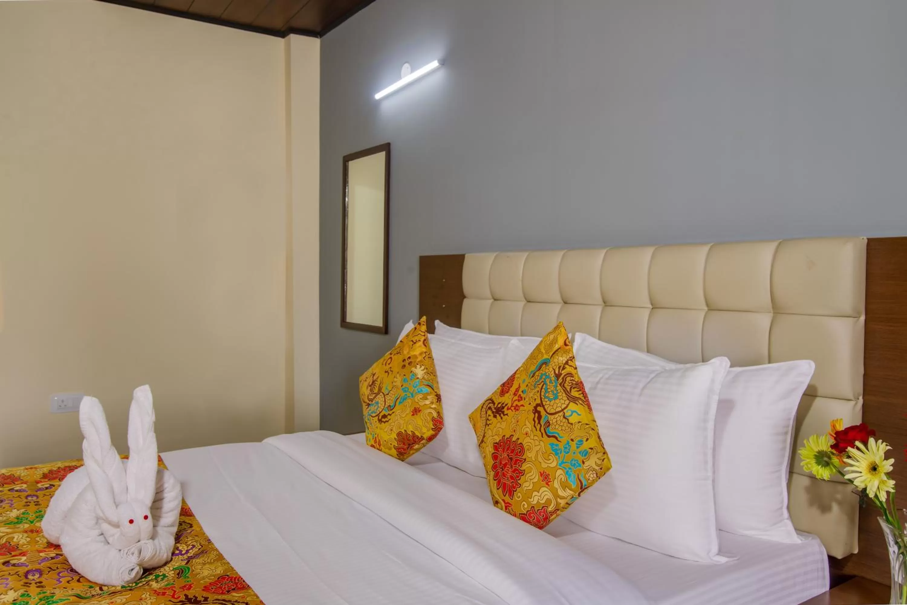 Bedroom, Bed in Muscatel Grand Silkroute - 300 Mts from MG Marg