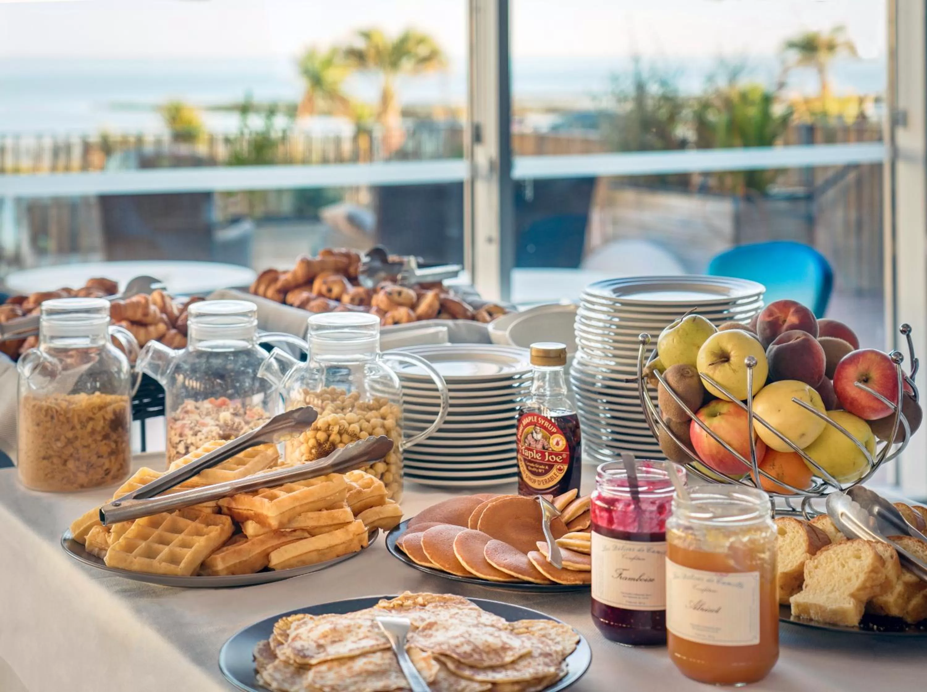 Buffet breakfast in Hôtel de la Baie - Thalassothérapie PREVITHAL