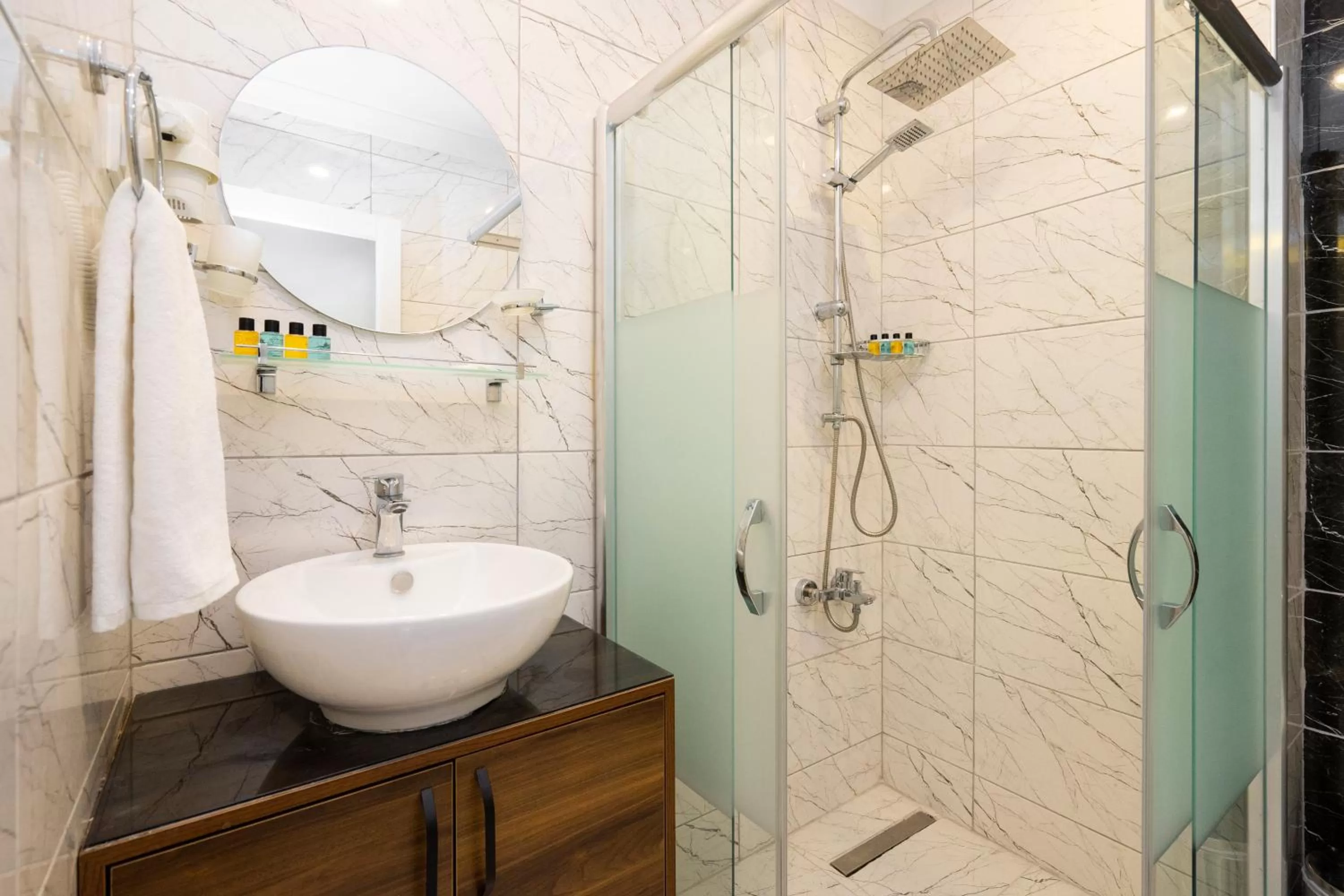 Bathroom in Castillo Rojo Hotel Istanbul