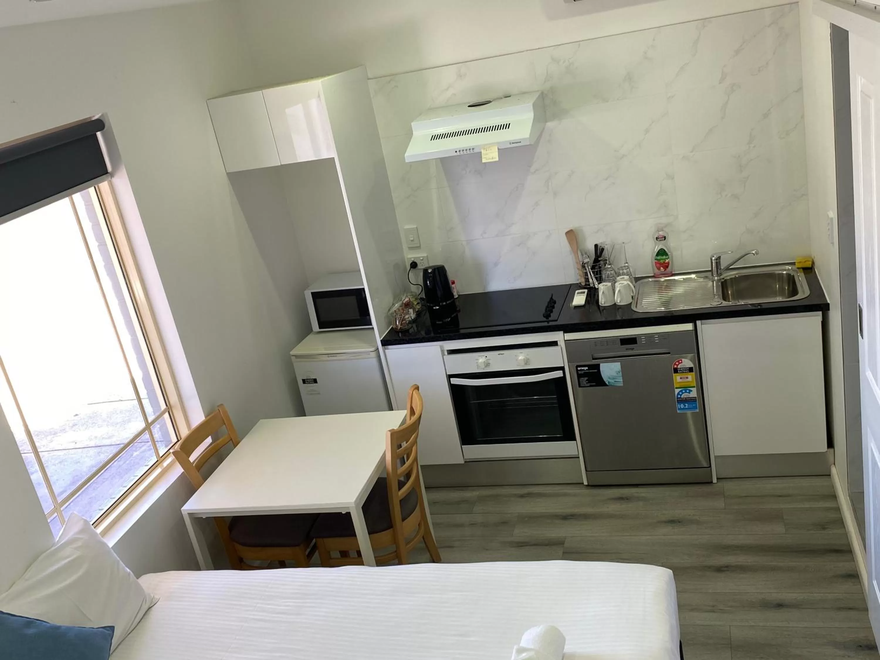 Kitchen or kitchenette in Central Motel Mudgee