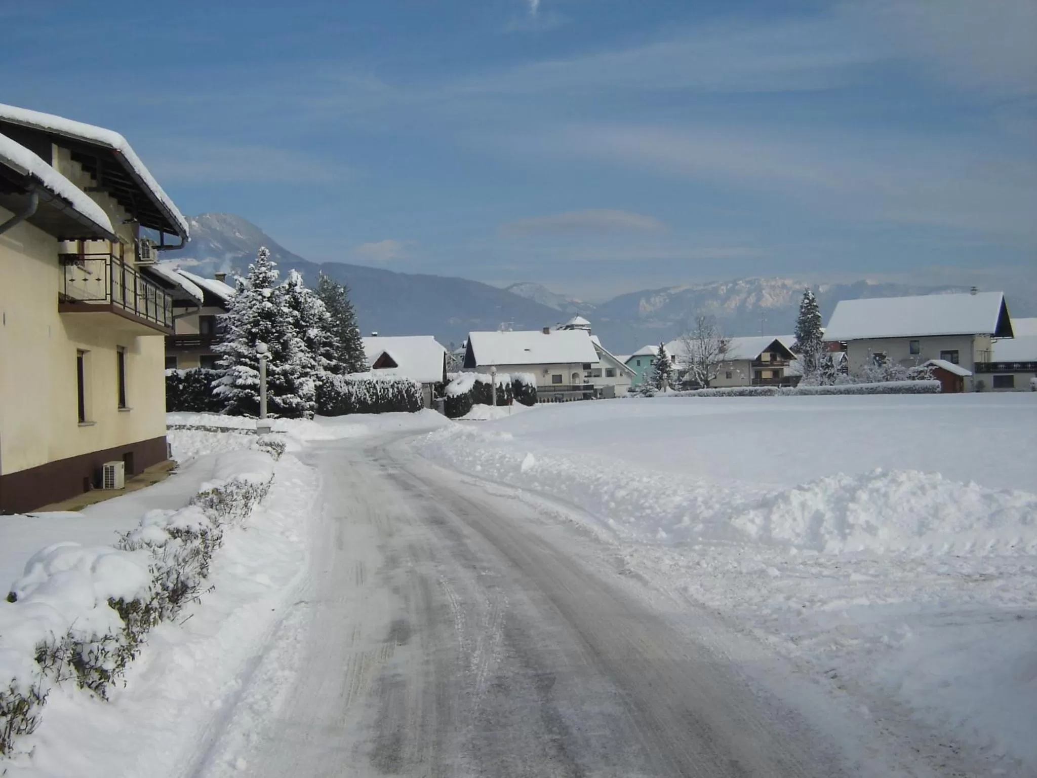 Area and facilities in Rooms & Apartments Jana