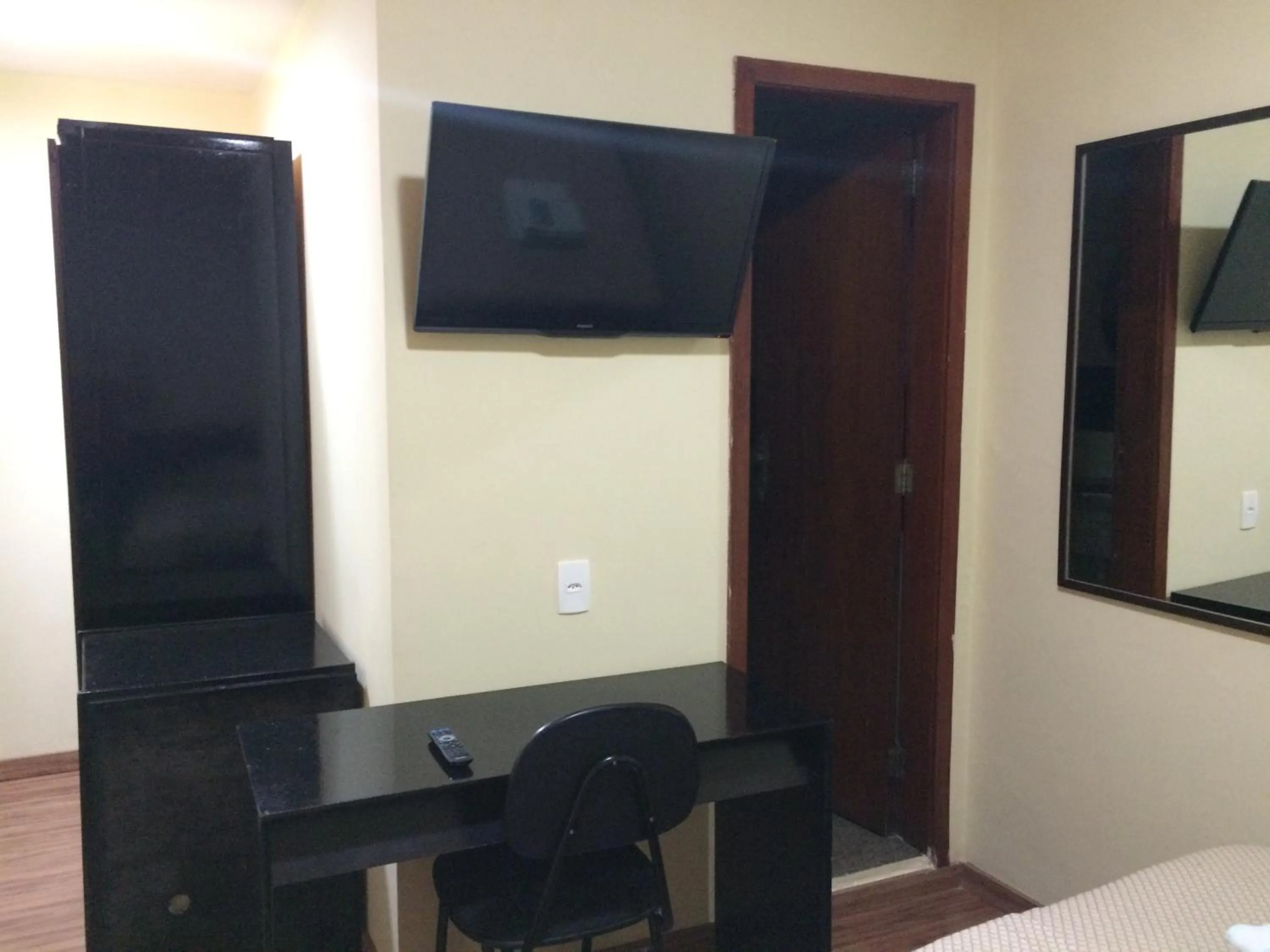 TV and multimedia in Hotel Americano