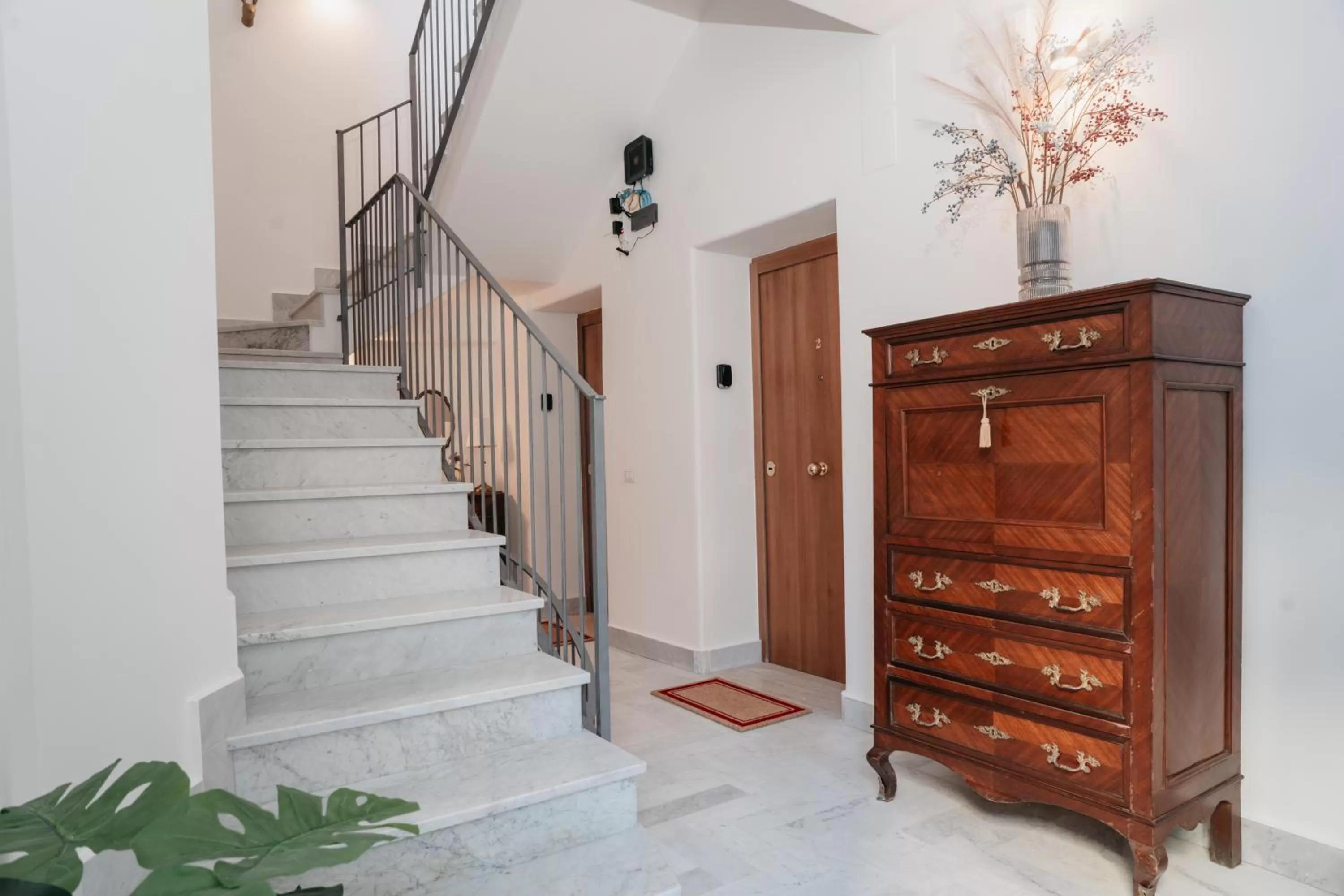 Decorative detail in Vista Napoli Residence by Casa Napoletana