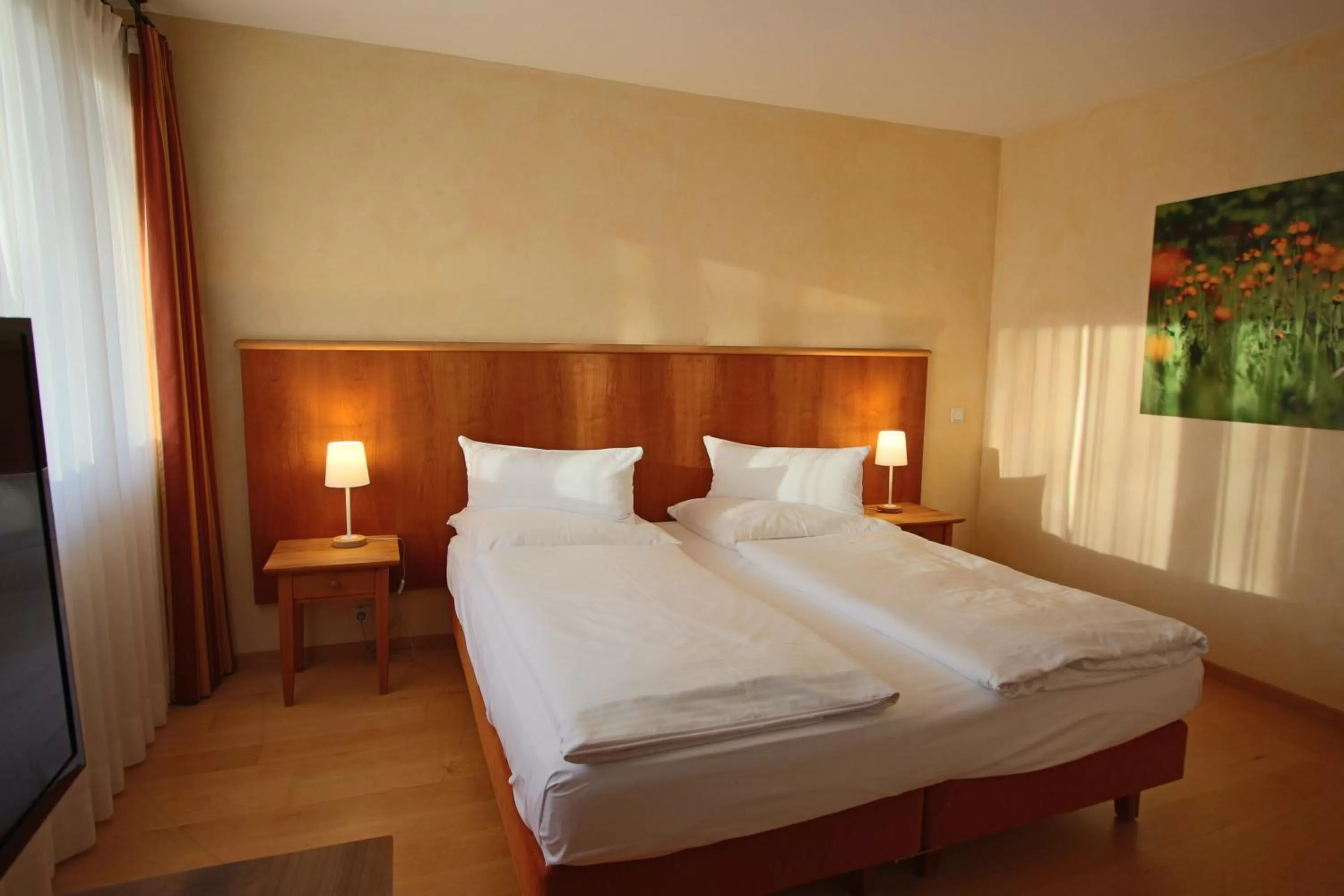 Photo of the whole room, Bed in Hardtwald Hotel