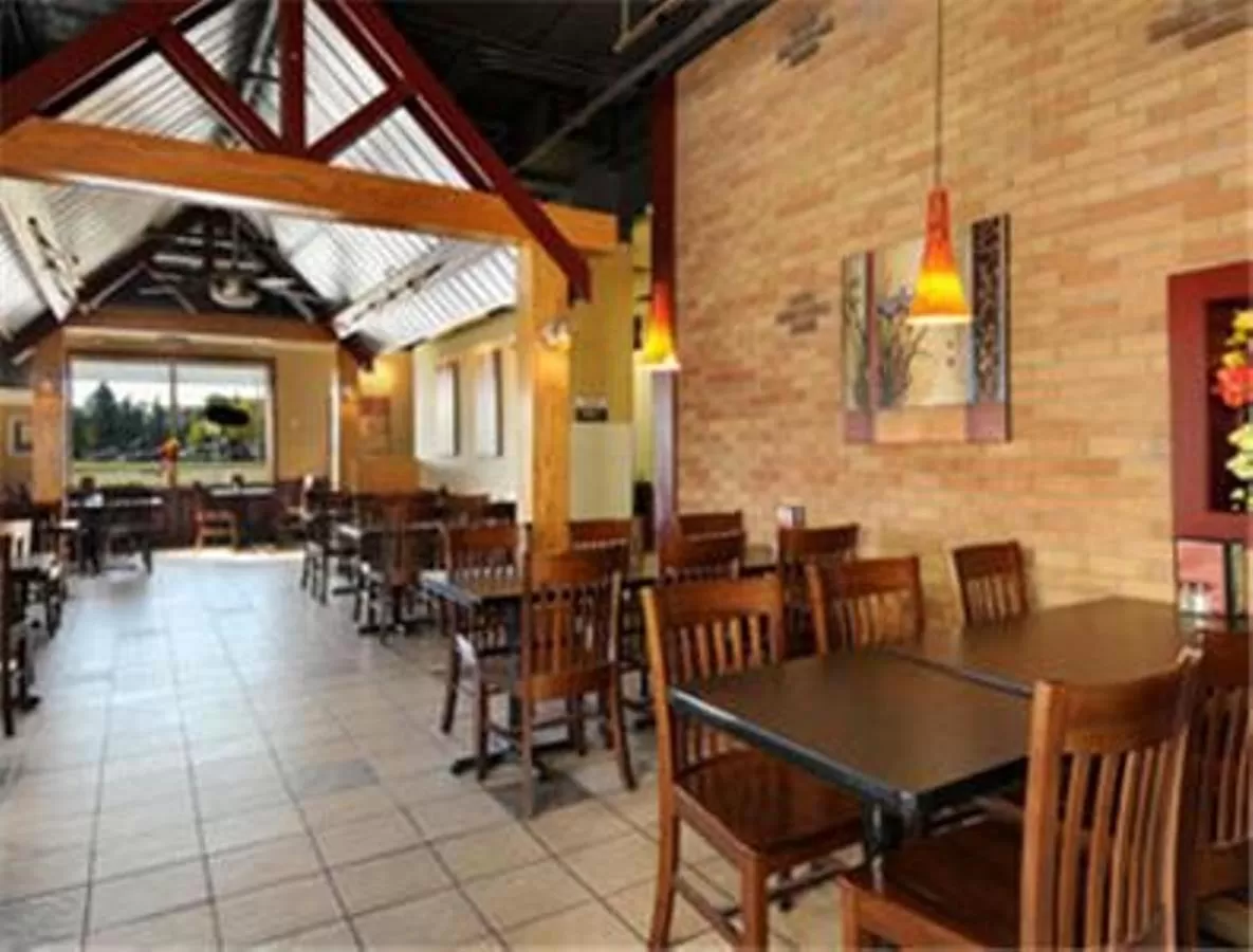 Restaurant/places to eat in Ramada by Wyndham Edmonton South