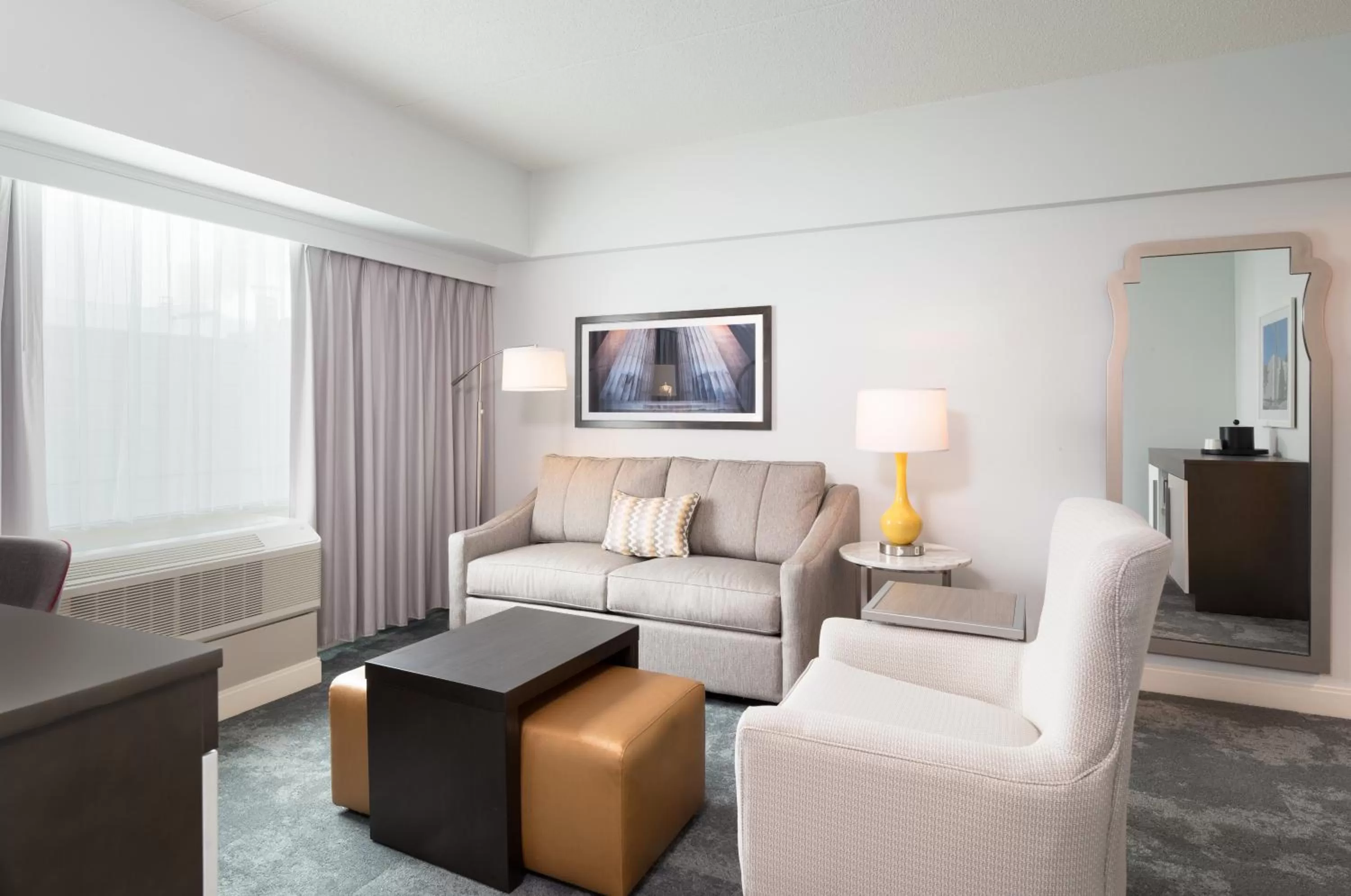 Living room in Hampton Inn Philadelphia Center City-Convention Center