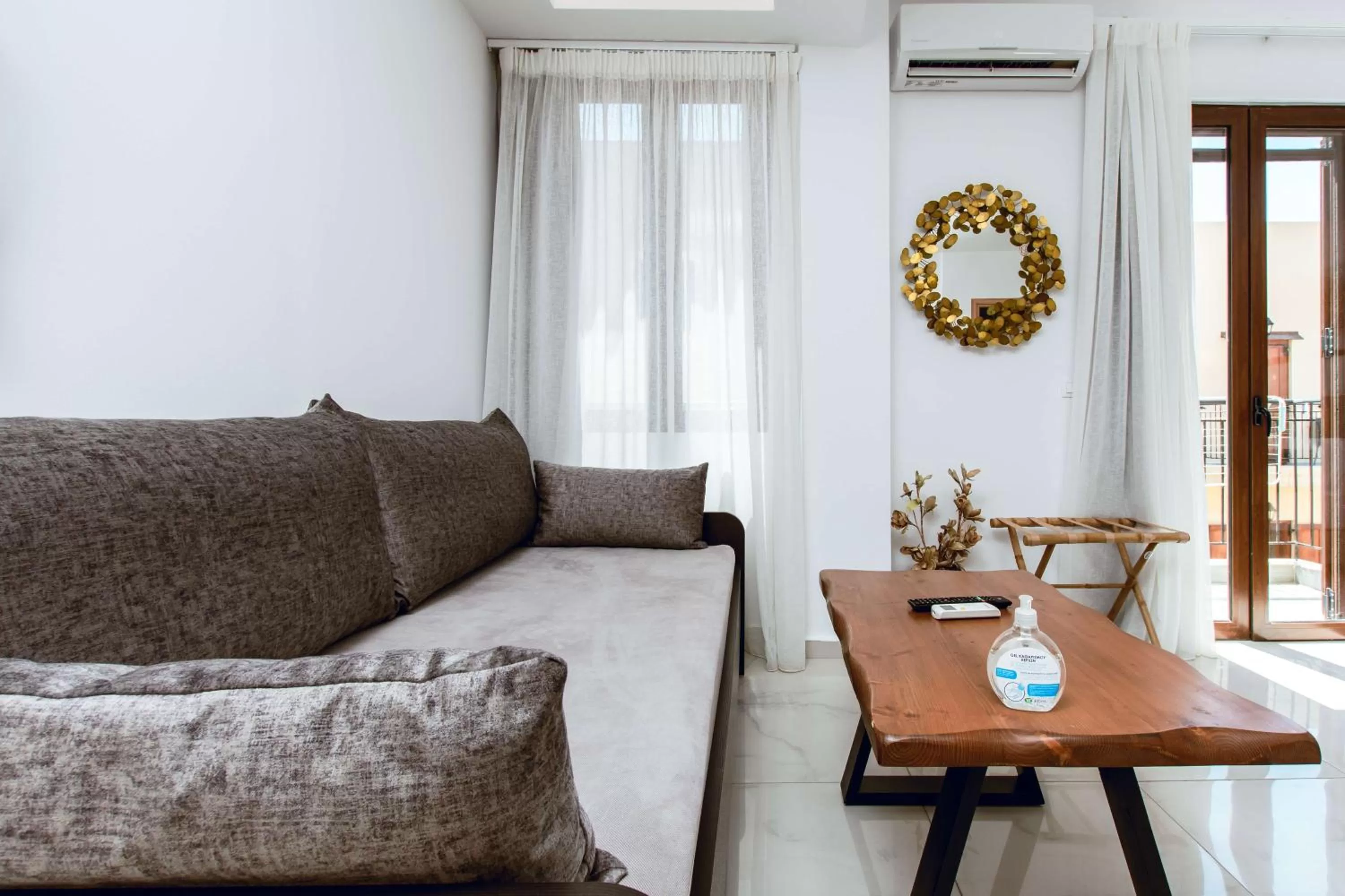 Seating area in Deluxe Suites