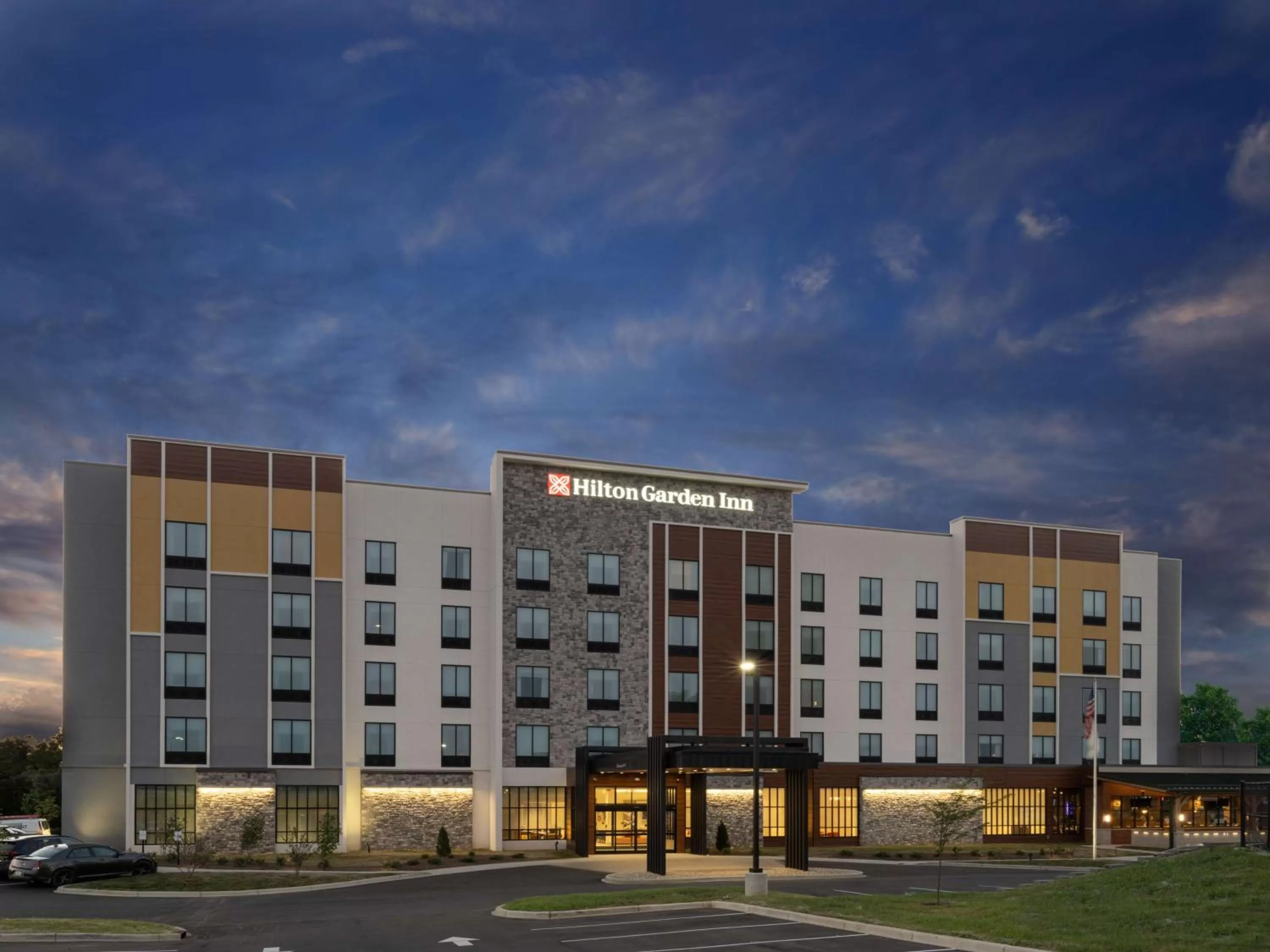Property building in Hilton Garden Inn Jeffersonville, In