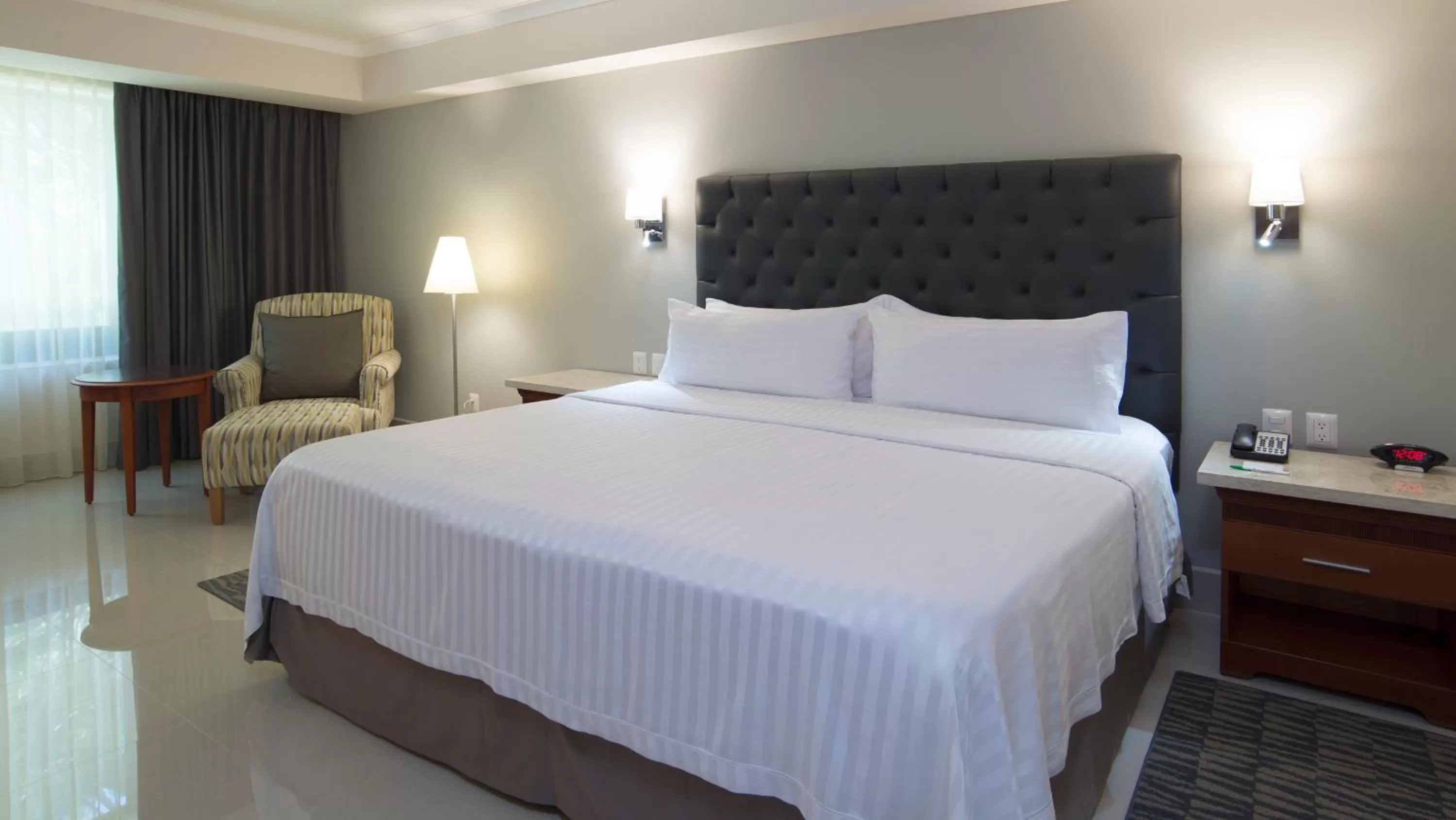Photo of the whole room, Bed in Holiday Inn Tuxtla Gutierrez by IHG