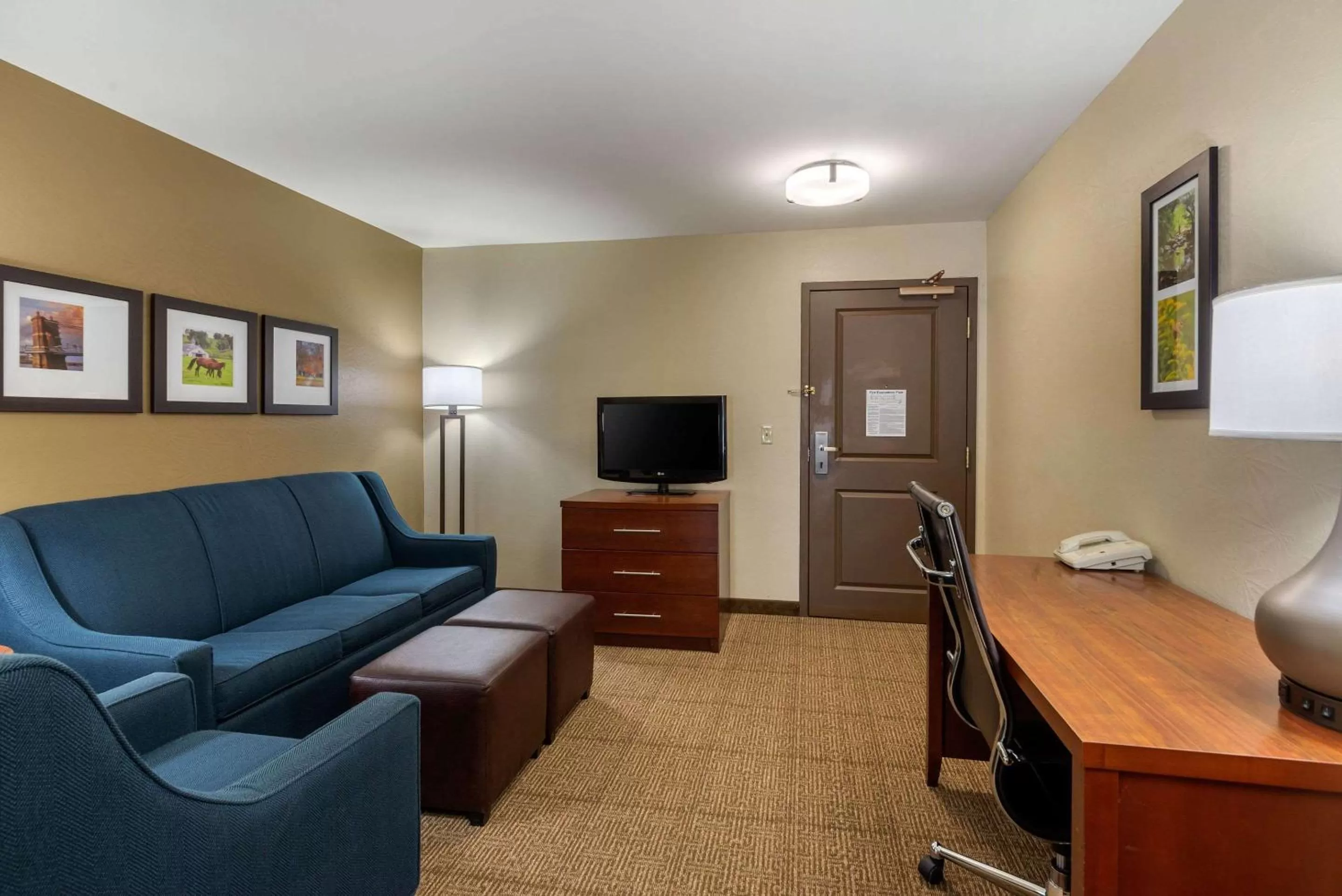 Photo of the whole room in Comfort Inn & Suites Northern Kentucky