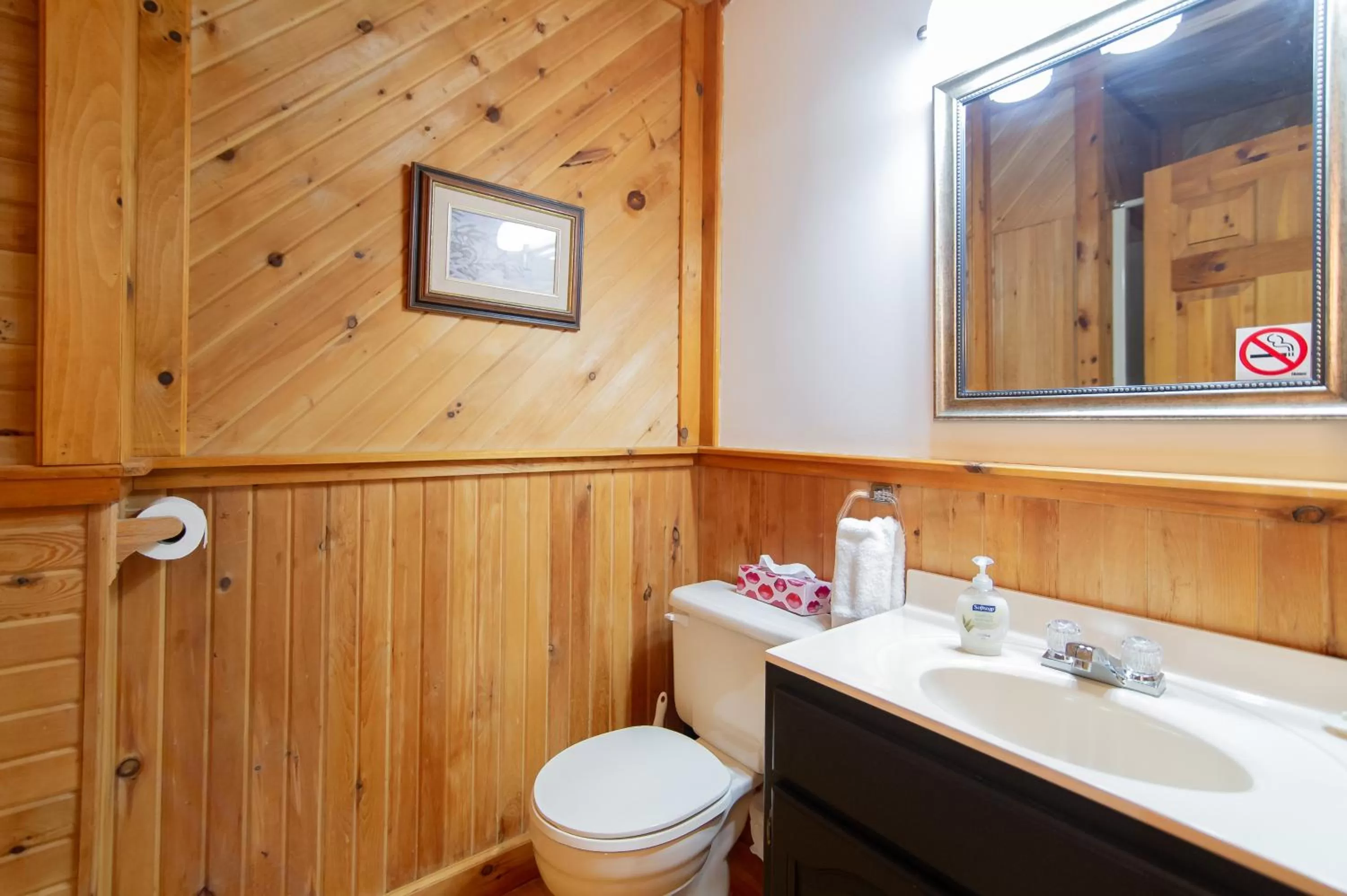 Bathroom in Bye the Bay Bed and Breakfast