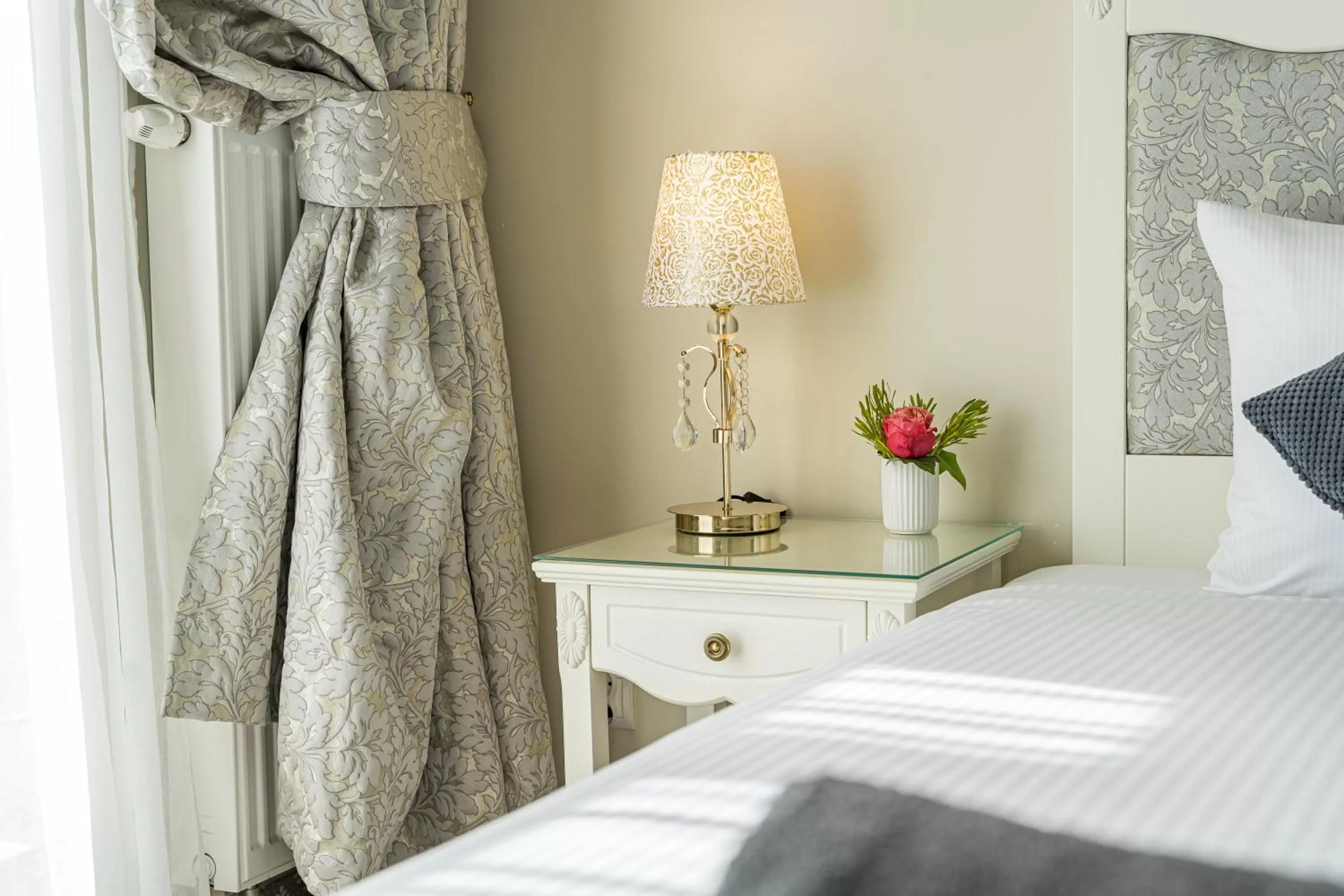 Decorative detail, Bed in Hotel Willa Flora