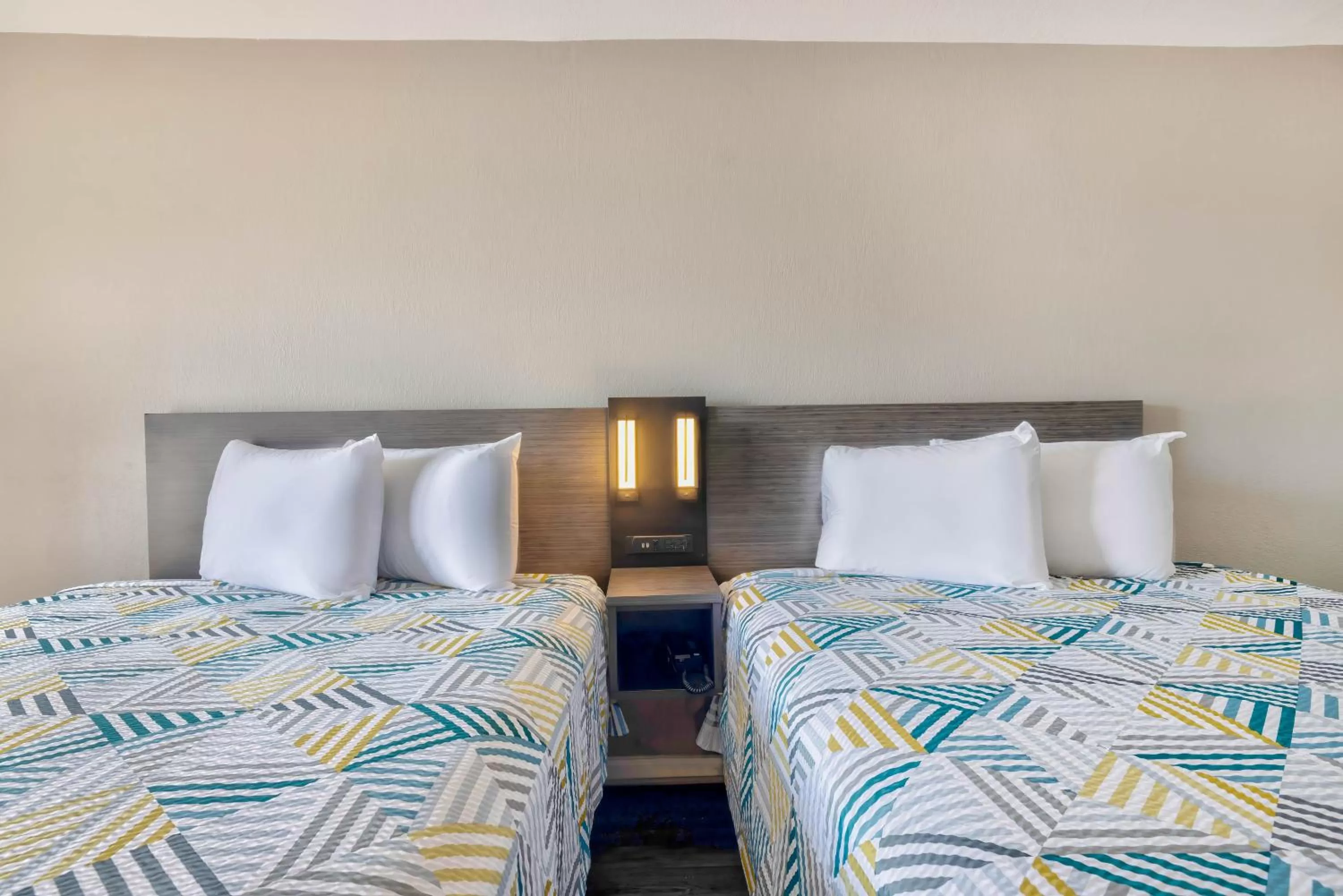 Bed in Studio 6 Effingham, IL