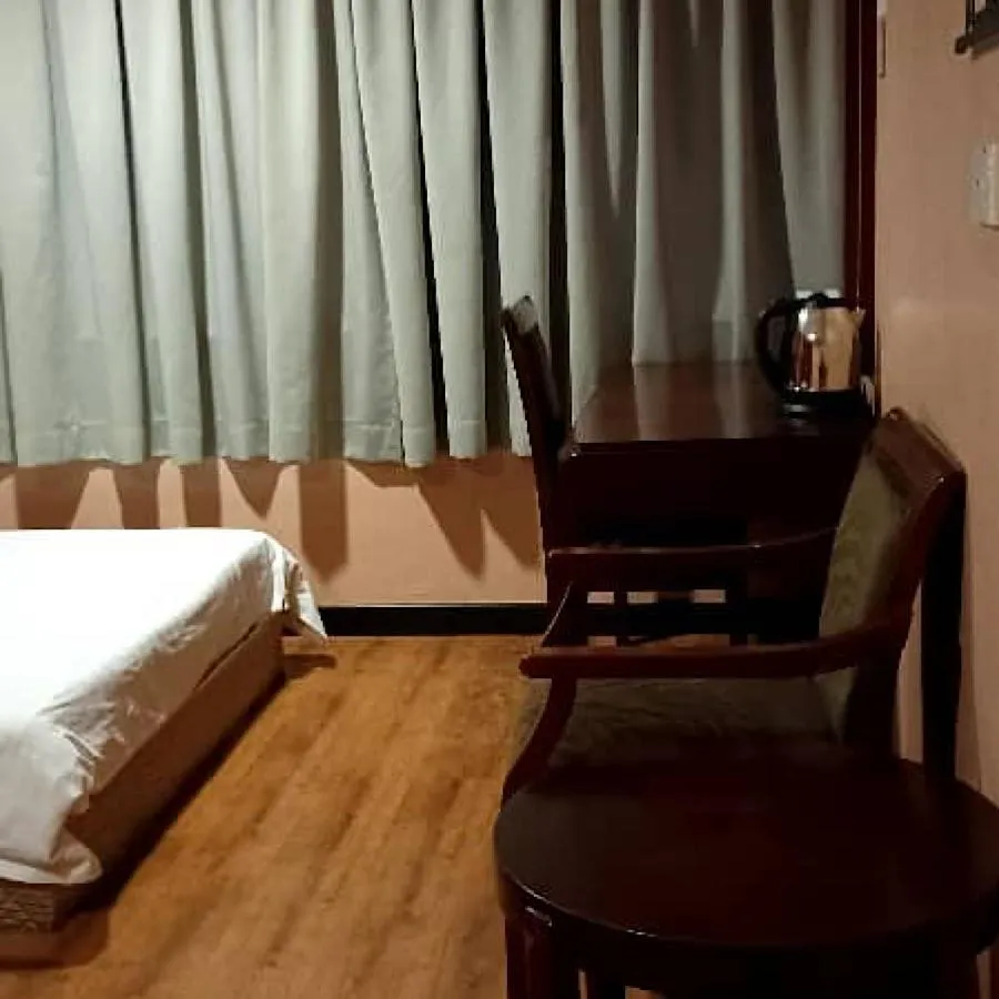 Bed in Hotel Sadong88