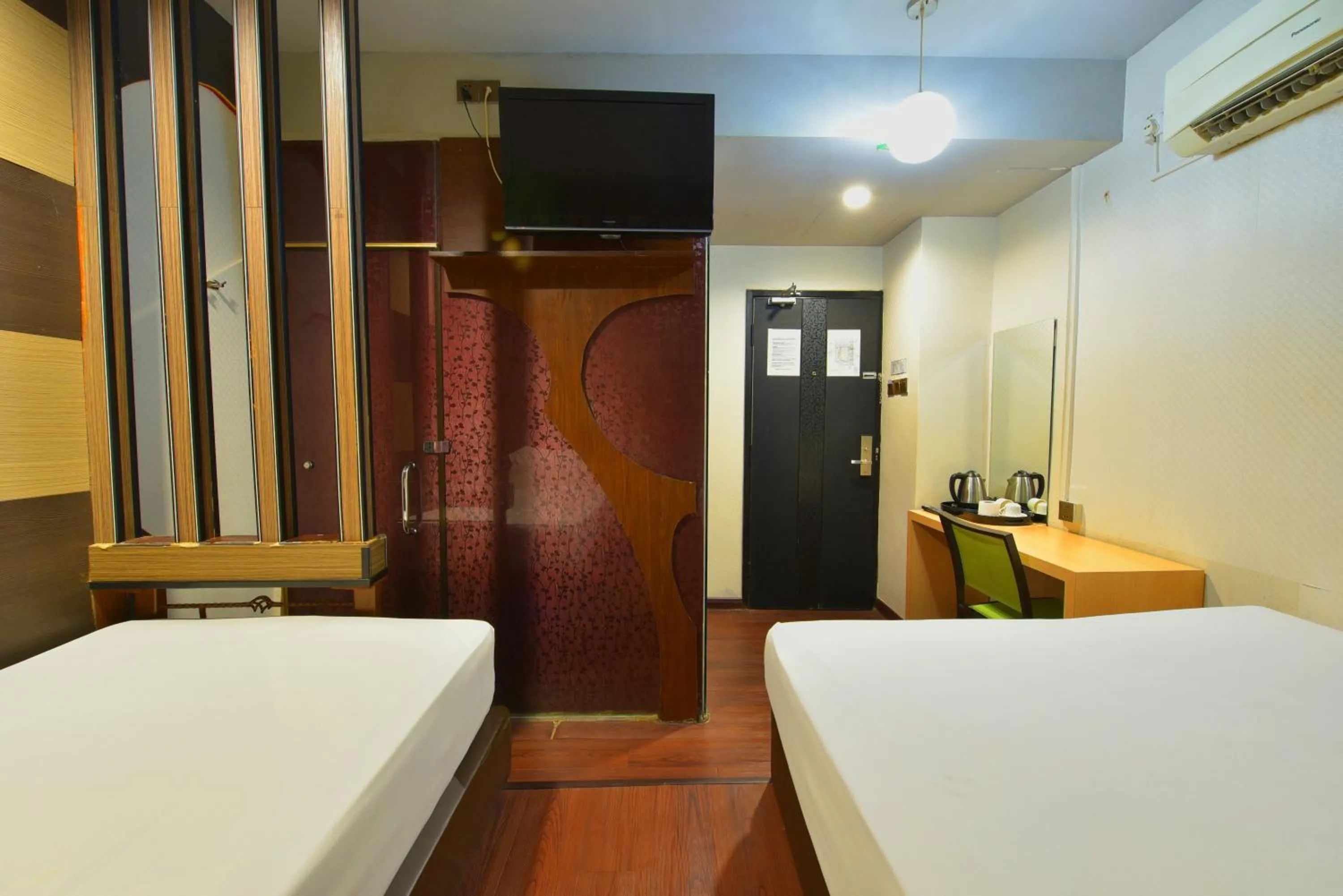 Bedroom, Bed in Townhouse OAK Hotel Holmes Johor Jaya