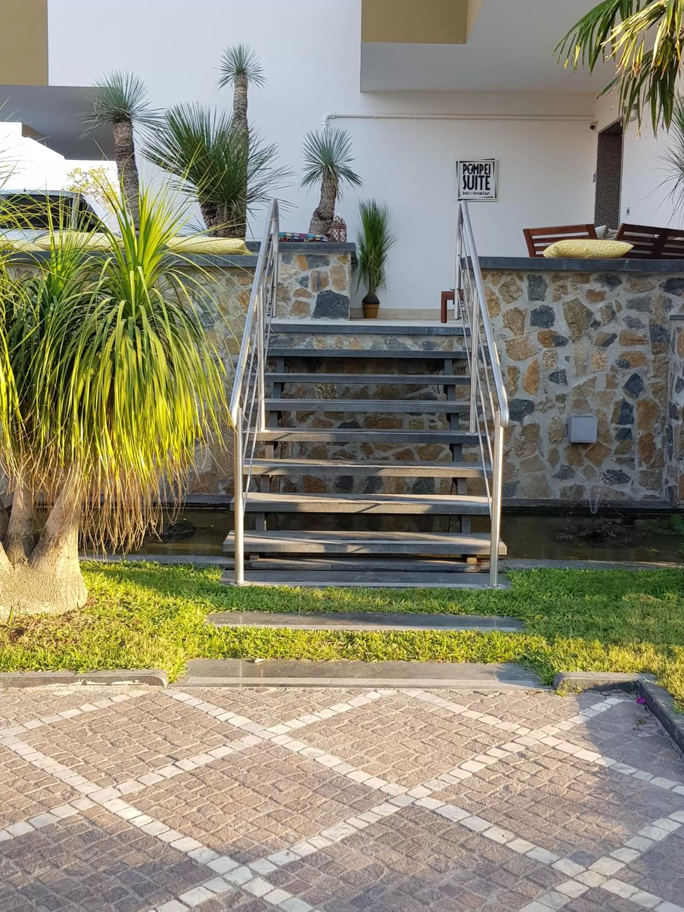 Facade/entrance in Pompei Suite