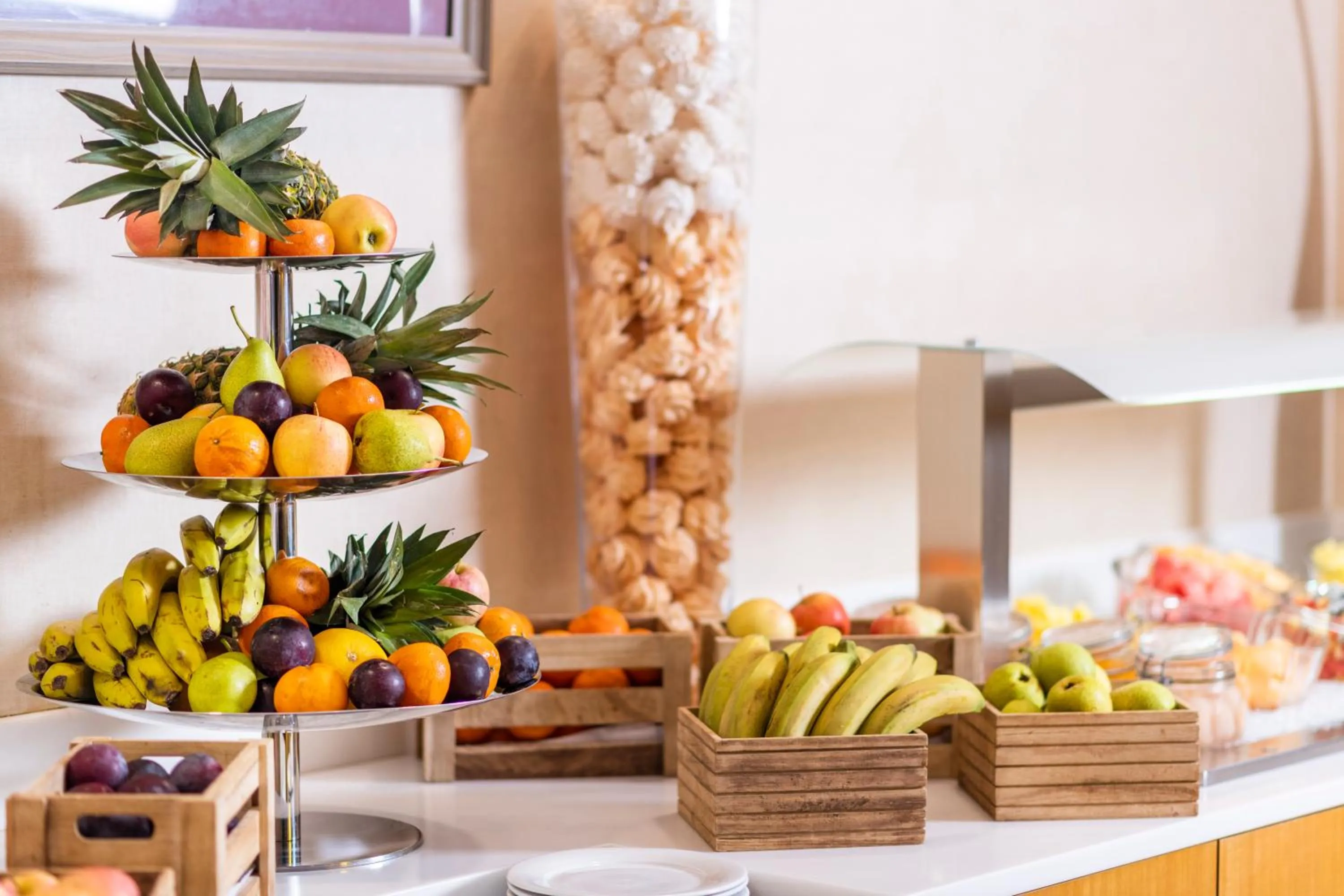 Restaurant/places to eat in Holiday Inn Muscat AlSeeb by IHG